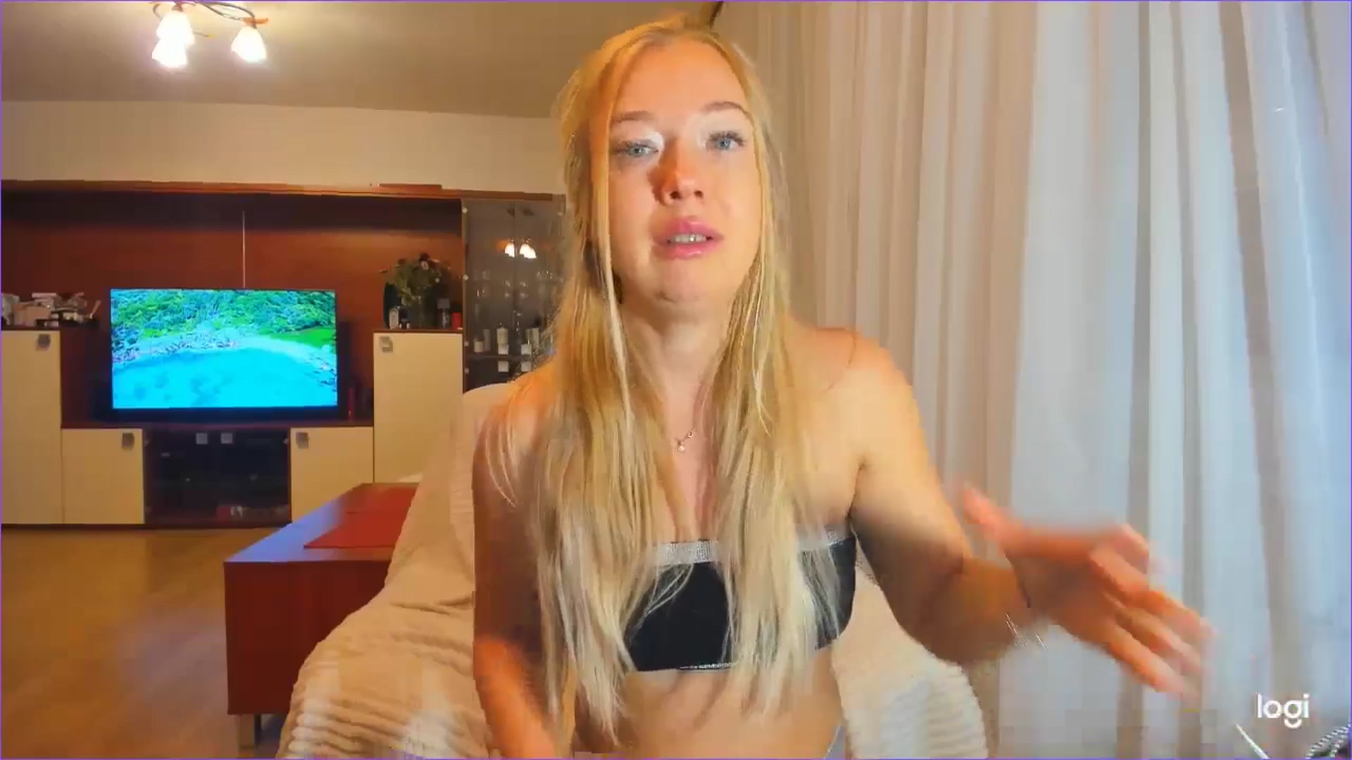 Gallery image thumbnail from FlamingoDream's myfreecams stream on, 09/19/2024, 23:06 image 15 of 20
