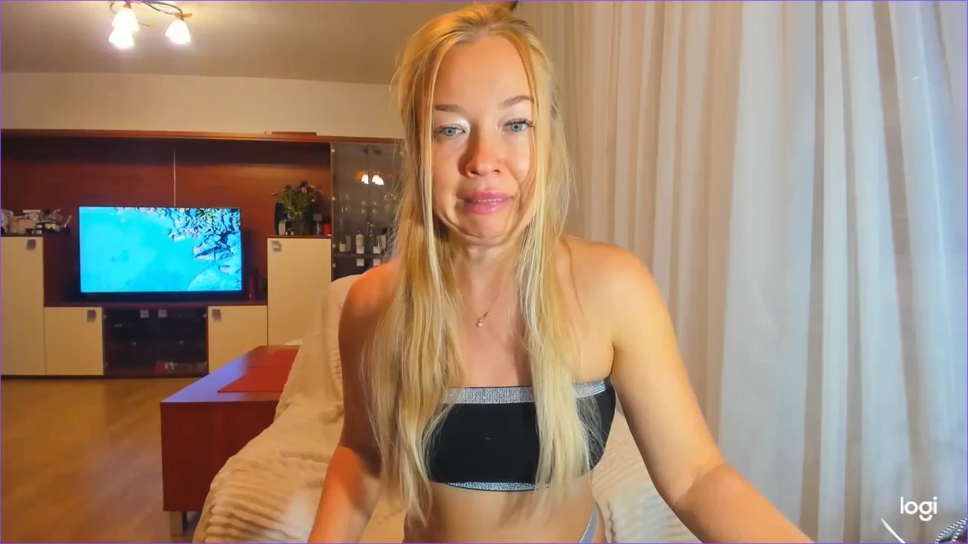 Gallery image thumbnail from FlamingoDream's myfreecams stream on, 09/19/2024, 23:06 image 7 of 20