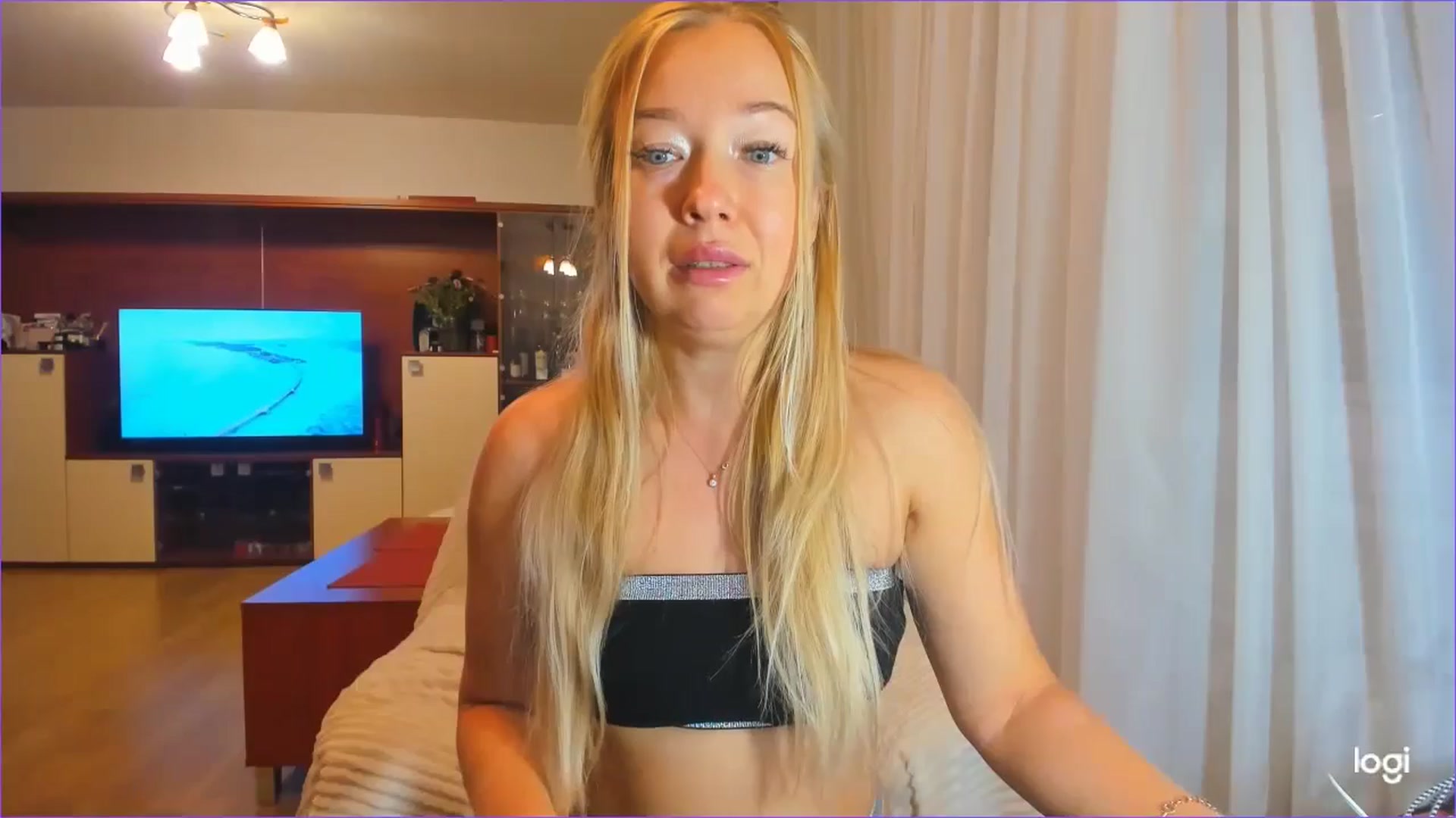 Gallery image thumbnail from FlamingoDream's myfreecams stream on, 09/19/2024, 23:06 image 18 of 20