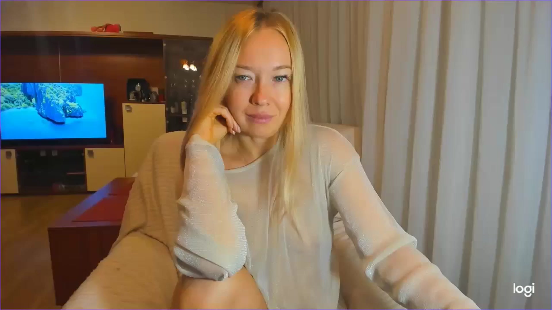 Gallery image thumbnail from FlamingoDream's myfreecams stream on, 09/25/2024, 01:30 image 14 of 20