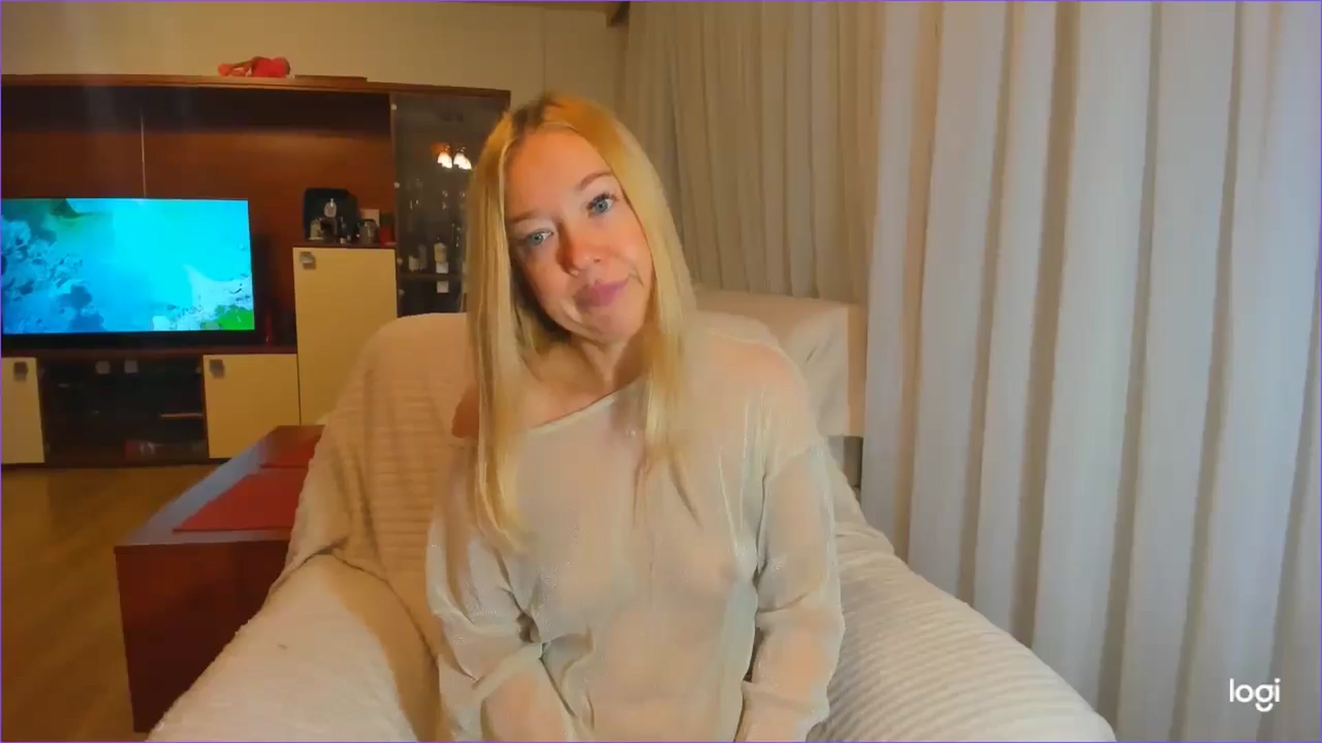 Gallery image thumbnail from FlamingoDream's myfreecams stream on, 09/25/2024, 01:30 image 18 of 20