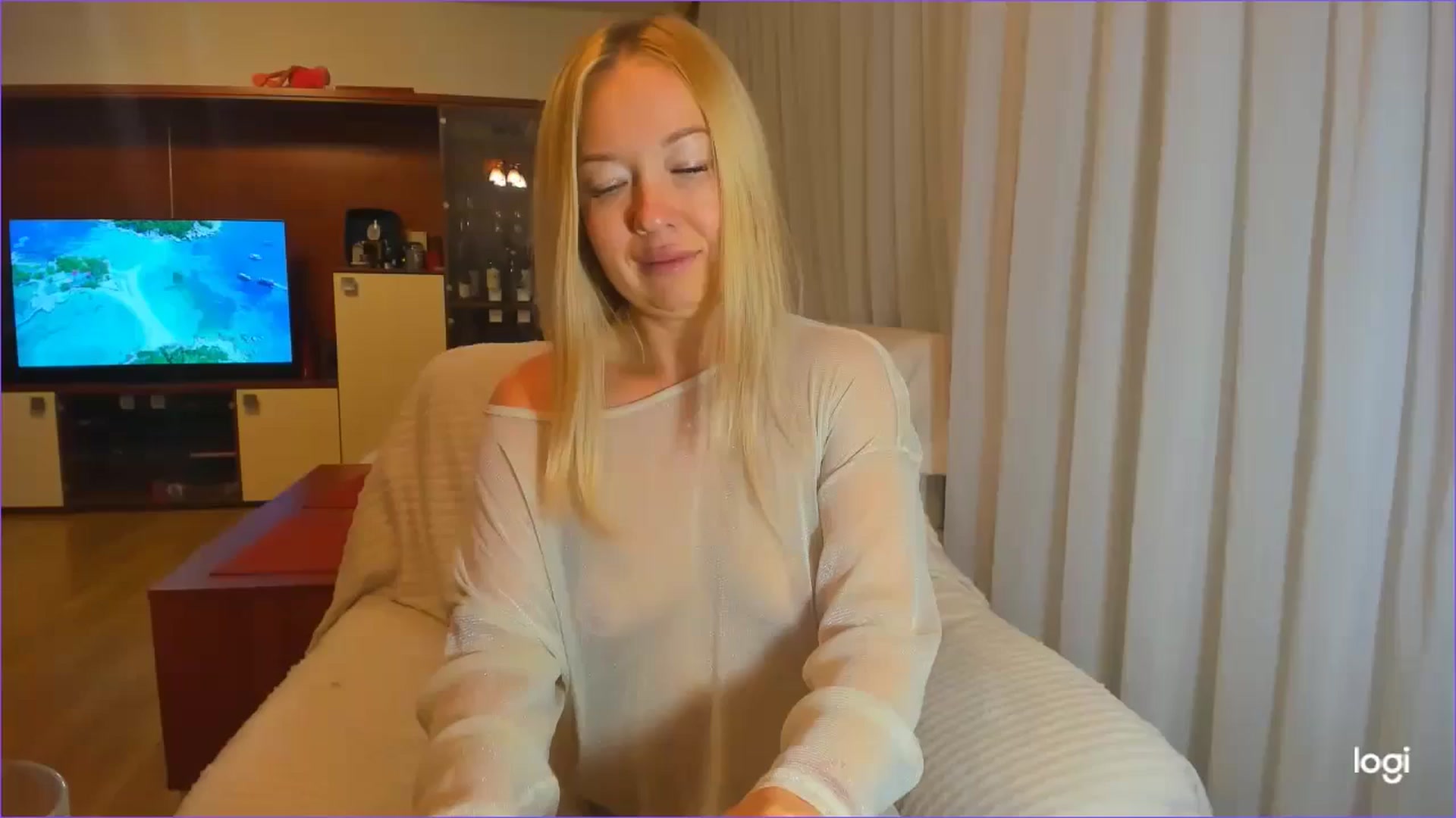 Gallery image thumbnail from FlamingoDream's myfreecams stream on, 09/25/2024, 01:30 image 5 of 20