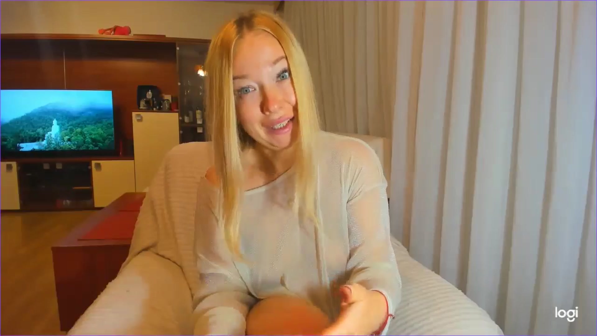 Gallery image thumbnail from FlamingoDream's myfreecams stream on, 09/25/2024, 01:30 image 11 of 20