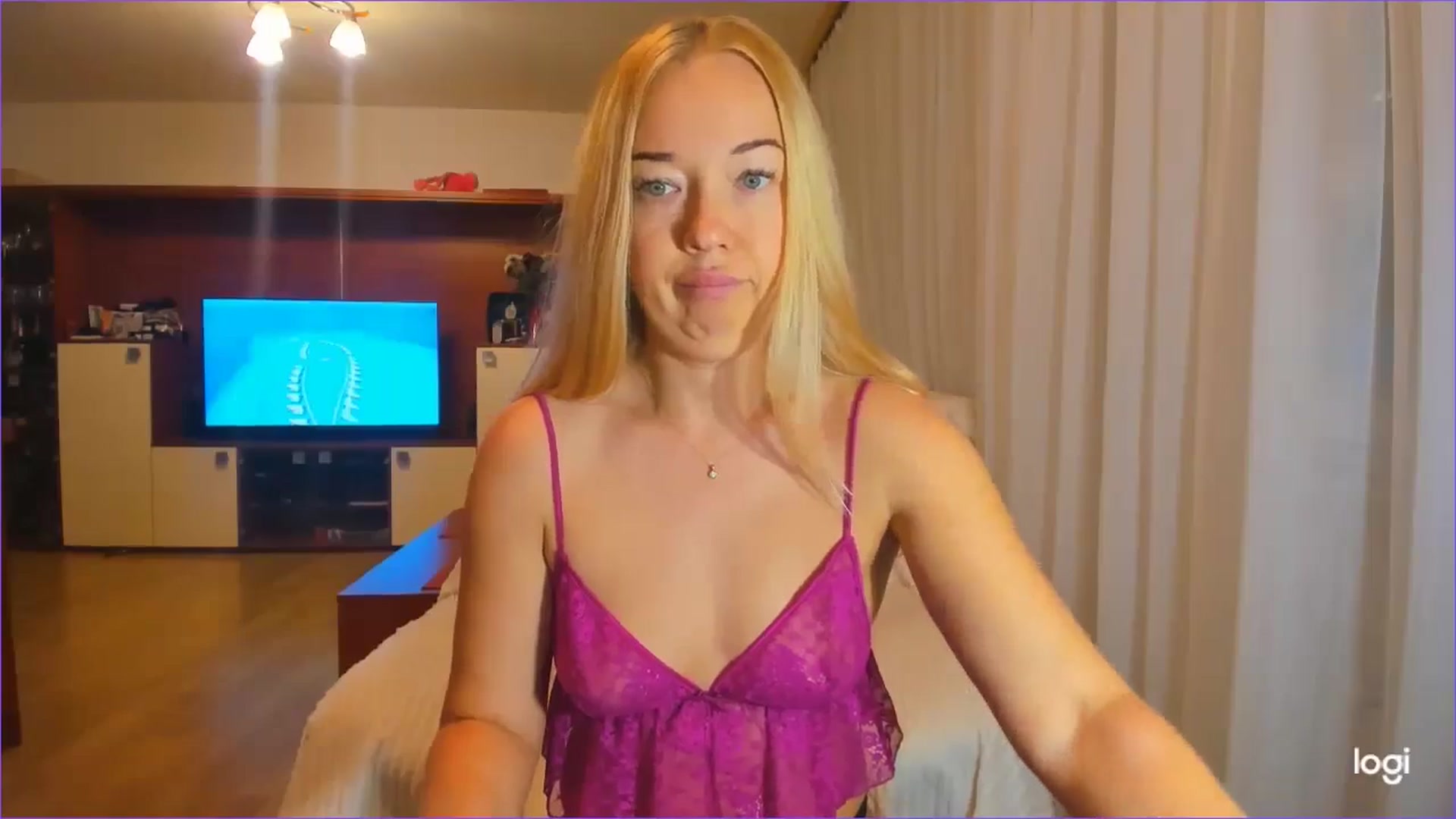 Gallery image thumbnail from FlamingoDream's myfreecams stream on, 10/01/2024, 24:02 image 10 of 20