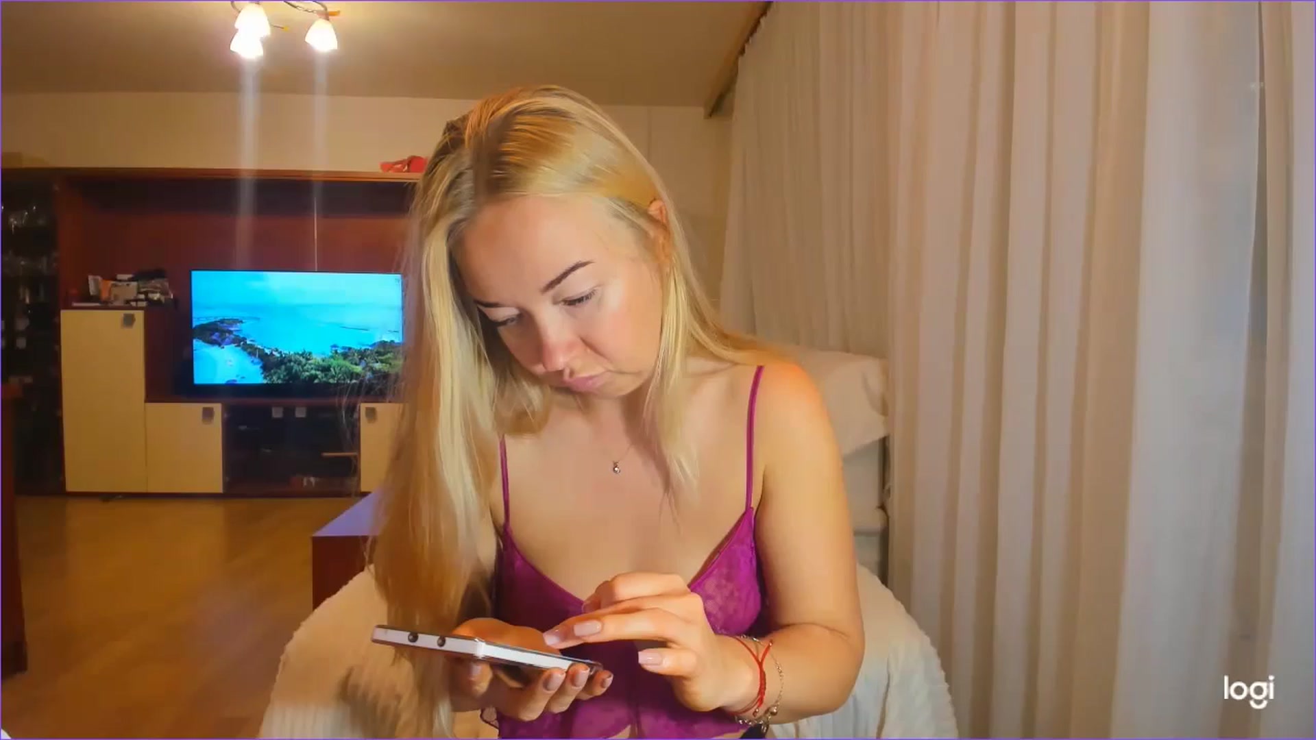 Gallery image thumbnail from FlamingoDream's myfreecams stream on, 10/01/2024, 24:02 image 3 of 20