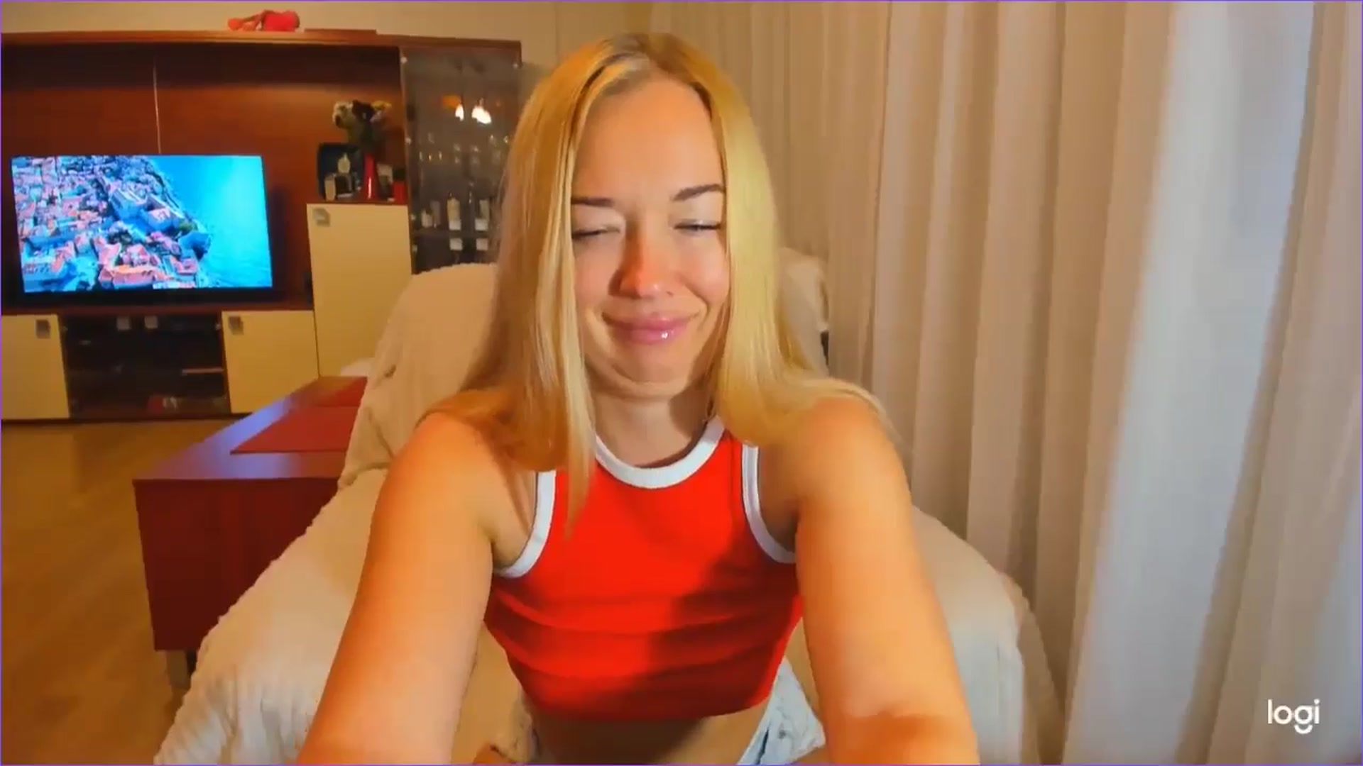 Gallery image thumbnail from FlamingoDream's myfreecams stream on, 10/01/2024, 21:35 image 11 of 20