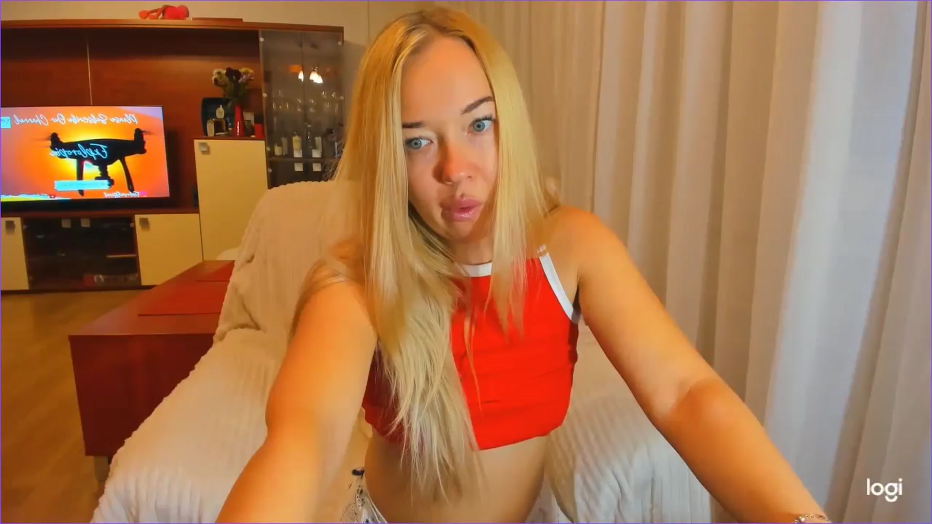 Gallery image thumbnail from FlamingoDream's myfreecams stream on, 10/01/2024, 21:35 image 15 of 20