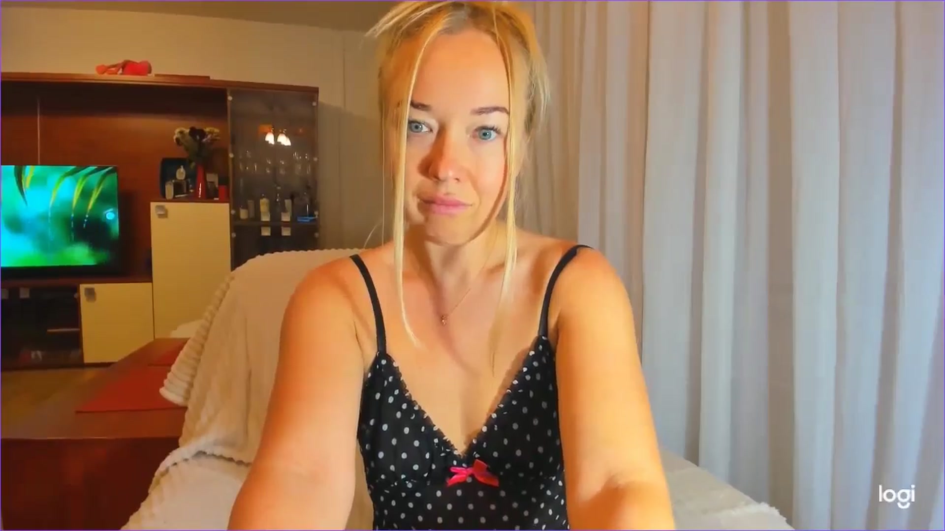 Gallery image thumbnail from FlamingoDream's myfreecams stream on, 10/02/2024, 03:52 image 11 of 20