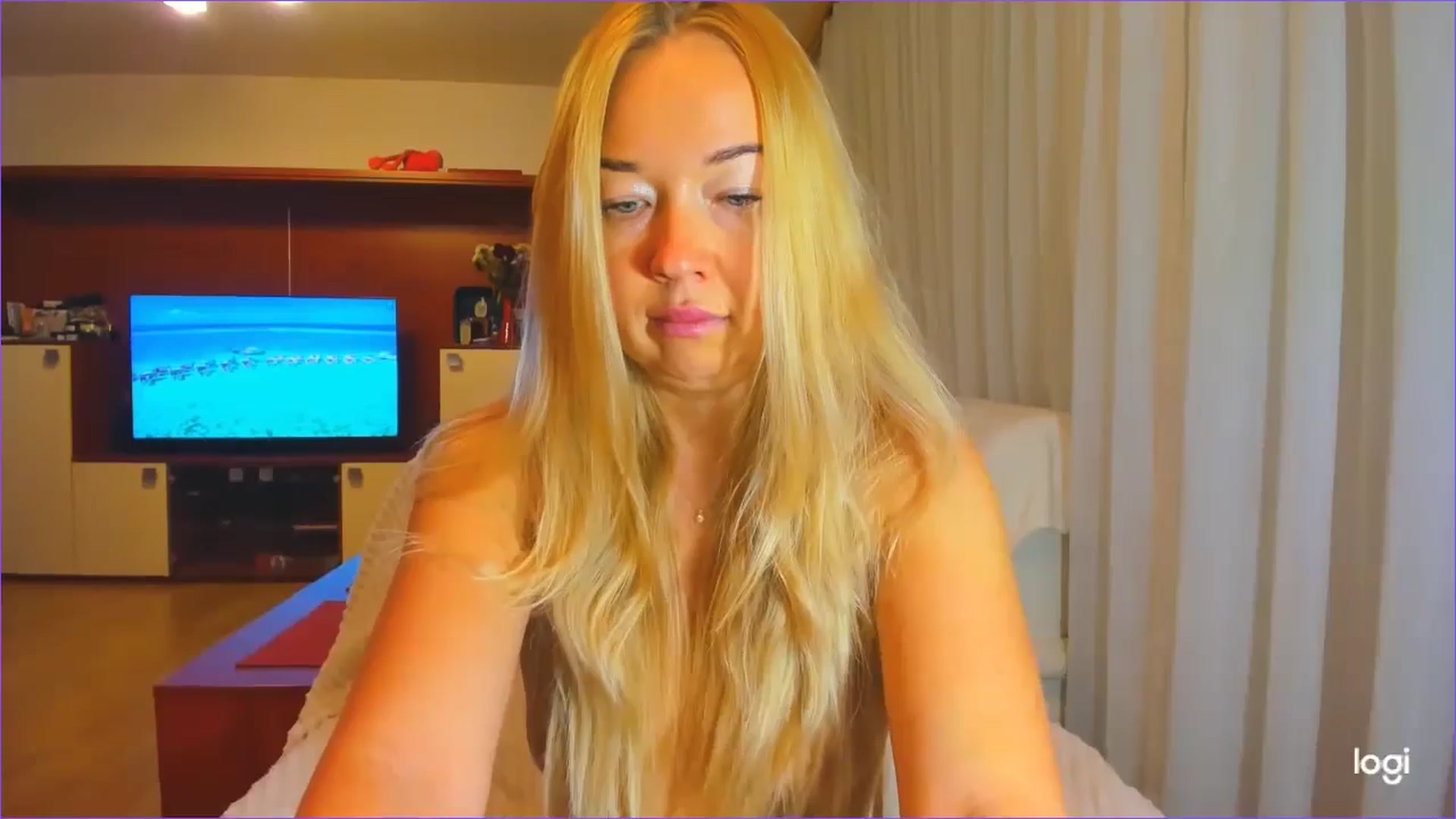 Gallery image thumbnail from FlamingoDream's myfreecams stream on, 10/02/2024, 23:55 image 17 of 20