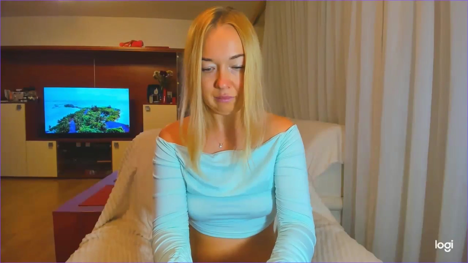 Gallery image thumbnail from FlamingoDream's myfreecams stream on, 10/02/2024, 23:55 image 12 of 20