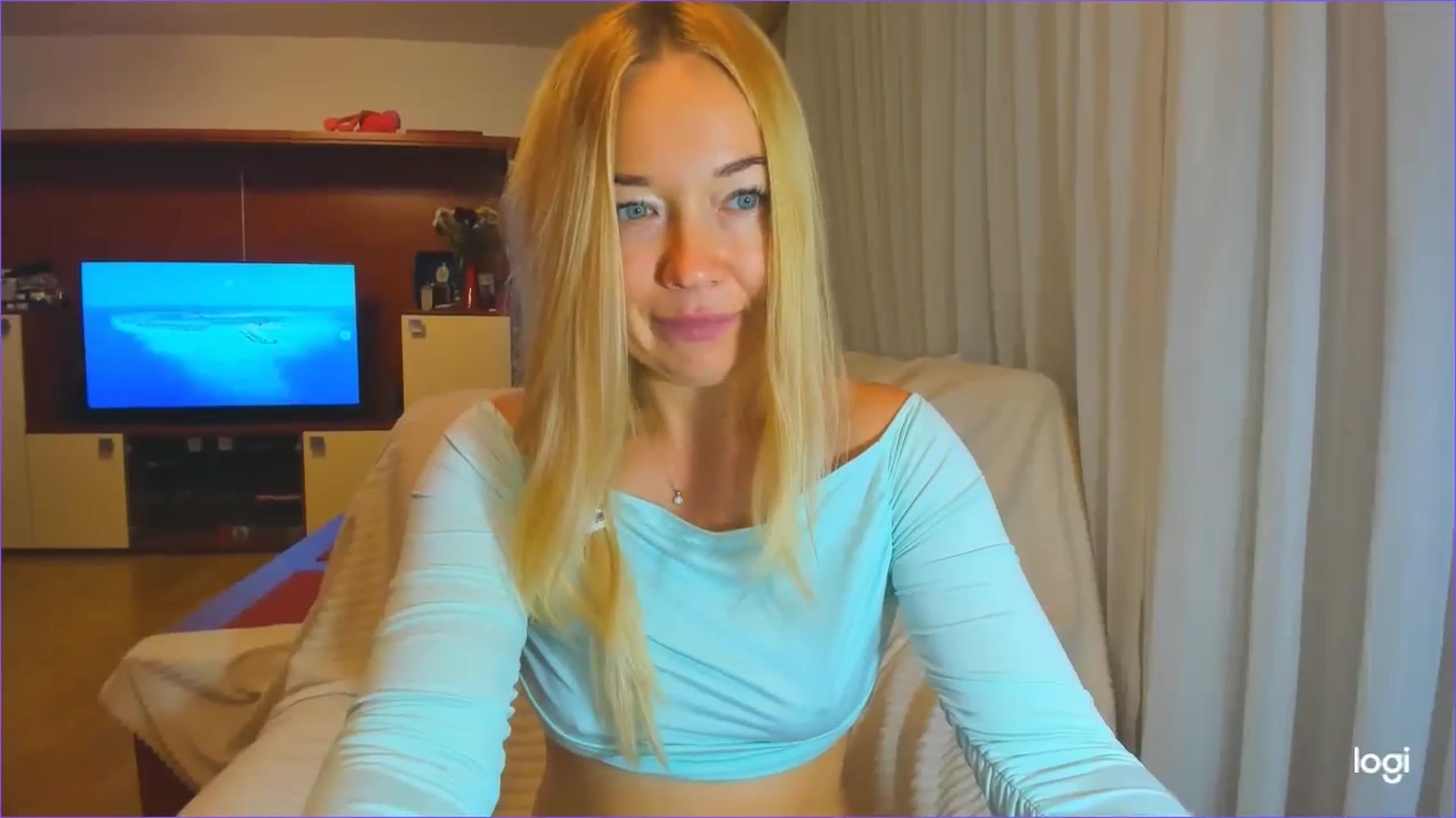 Gallery image thumbnail from FlamingoDream's myfreecams stream on, 10/03/2024, 01:46 image 9 of 20