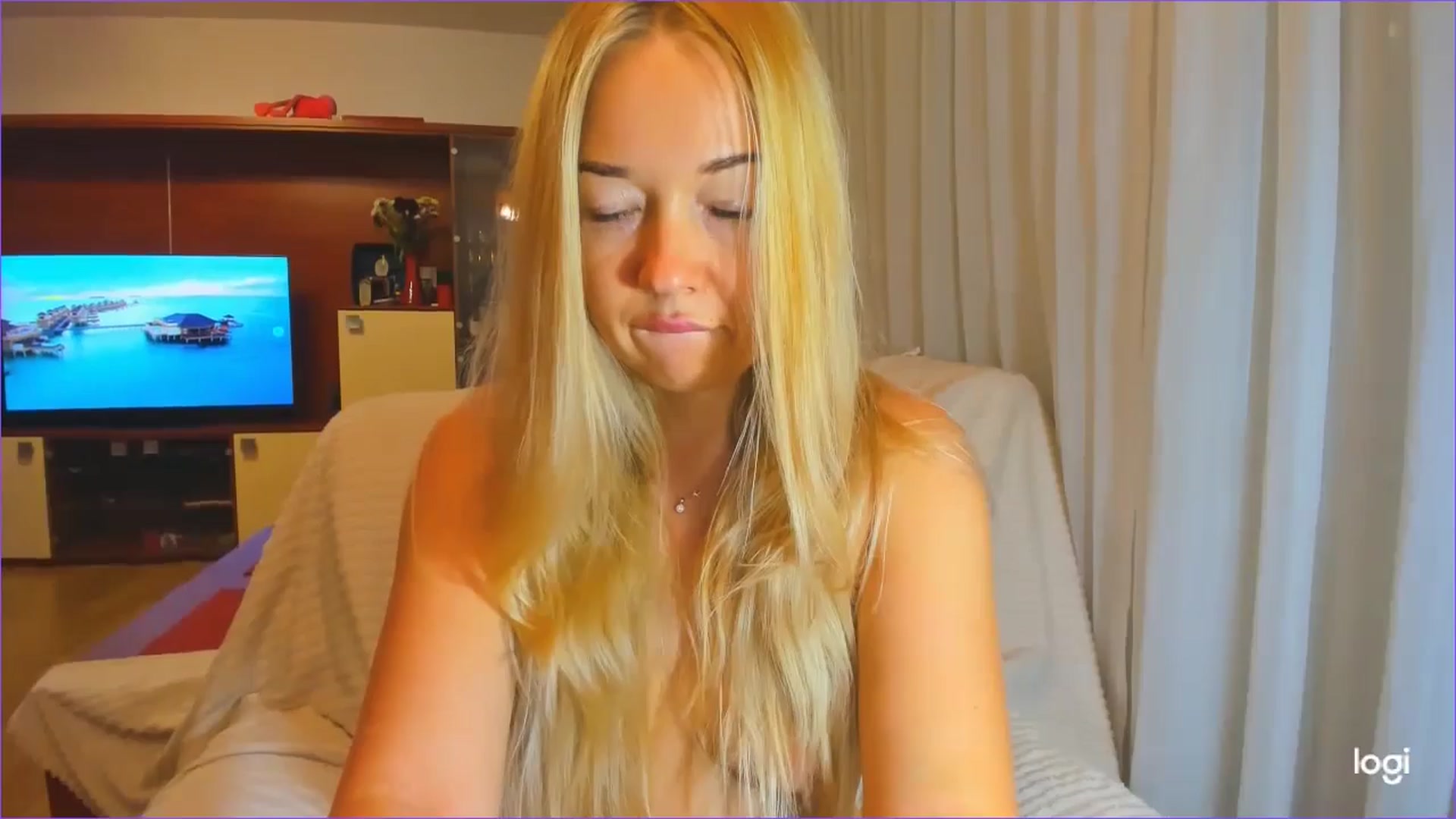 Gallery image thumbnail from FlamingoDream's myfreecams stream on, 10/03/2024, 01:46 image 13 of 20