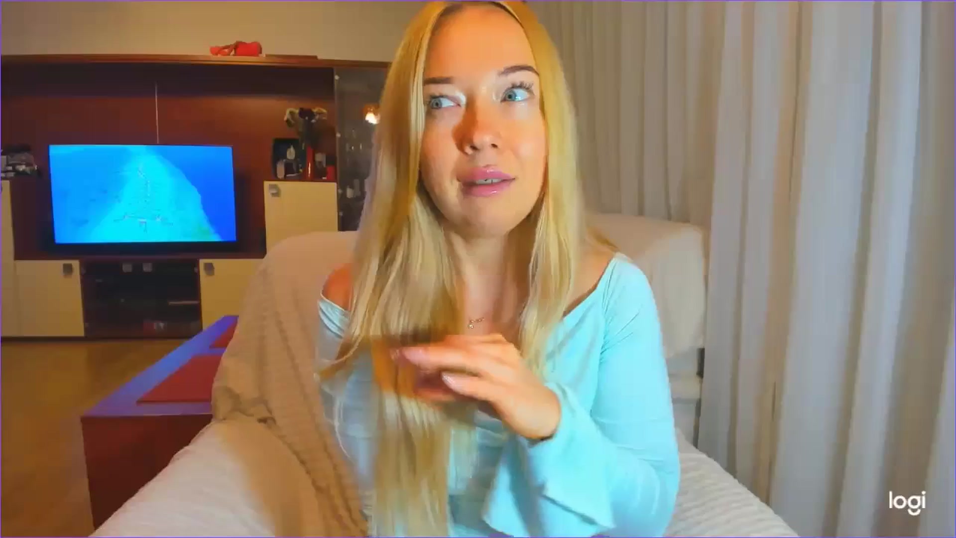 Gallery image thumbnail from FlamingoDream's myfreecams stream on, 10/03/2024, 02:37 image 12 of 20