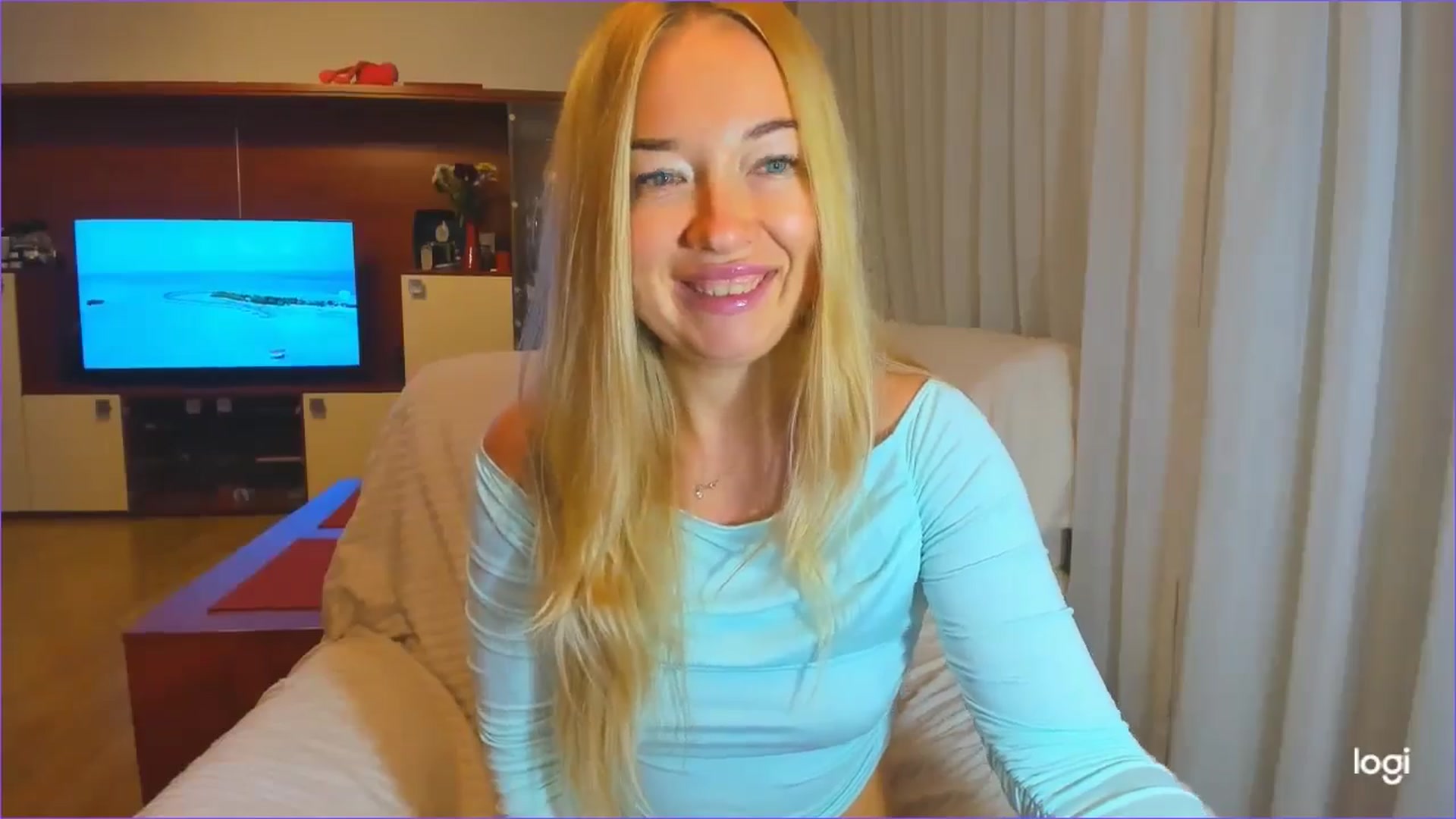 Gallery image thumbnail from FlamingoDream's myfreecams stream on, 10/03/2024, 02:37 image 10 of 20