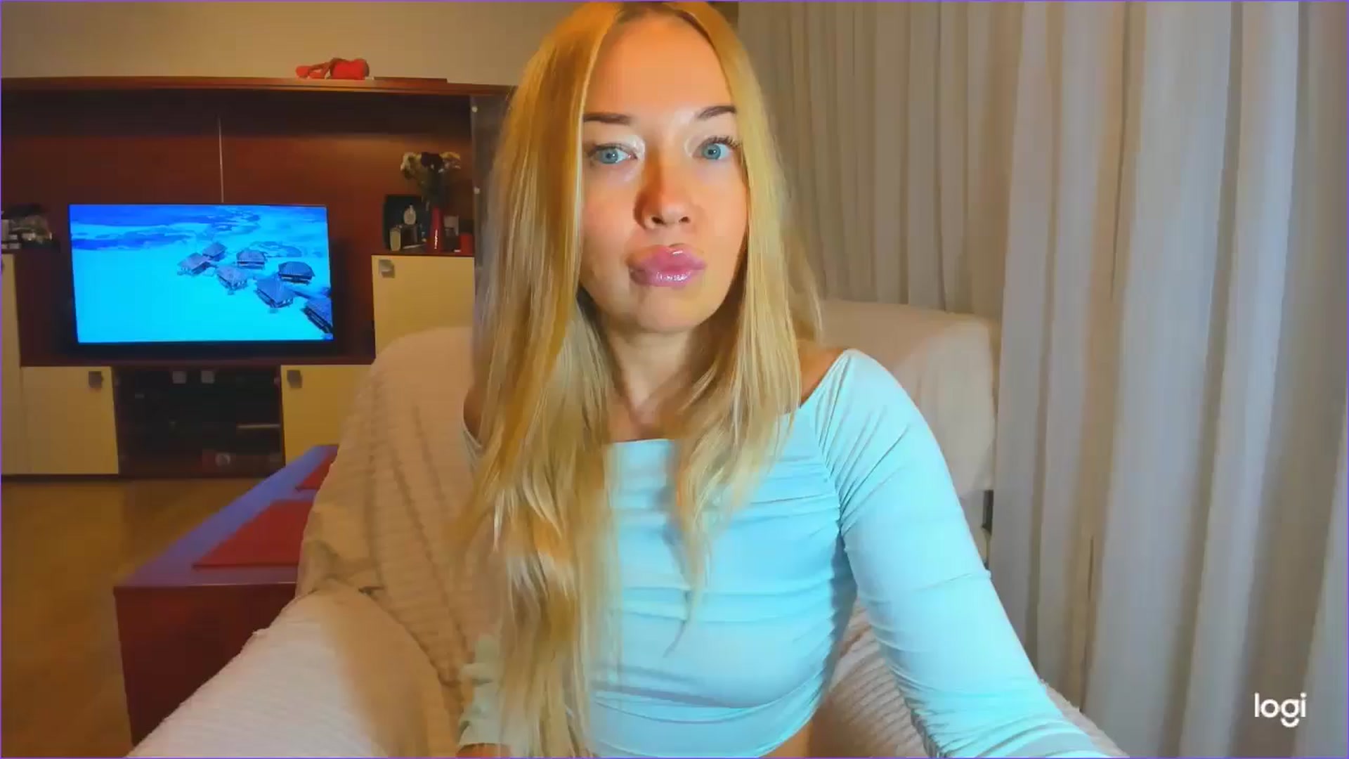 Gallery image thumbnail from FlamingoDream's myfreecams stream on, 10/03/2024, 02:37 image 6 of 20