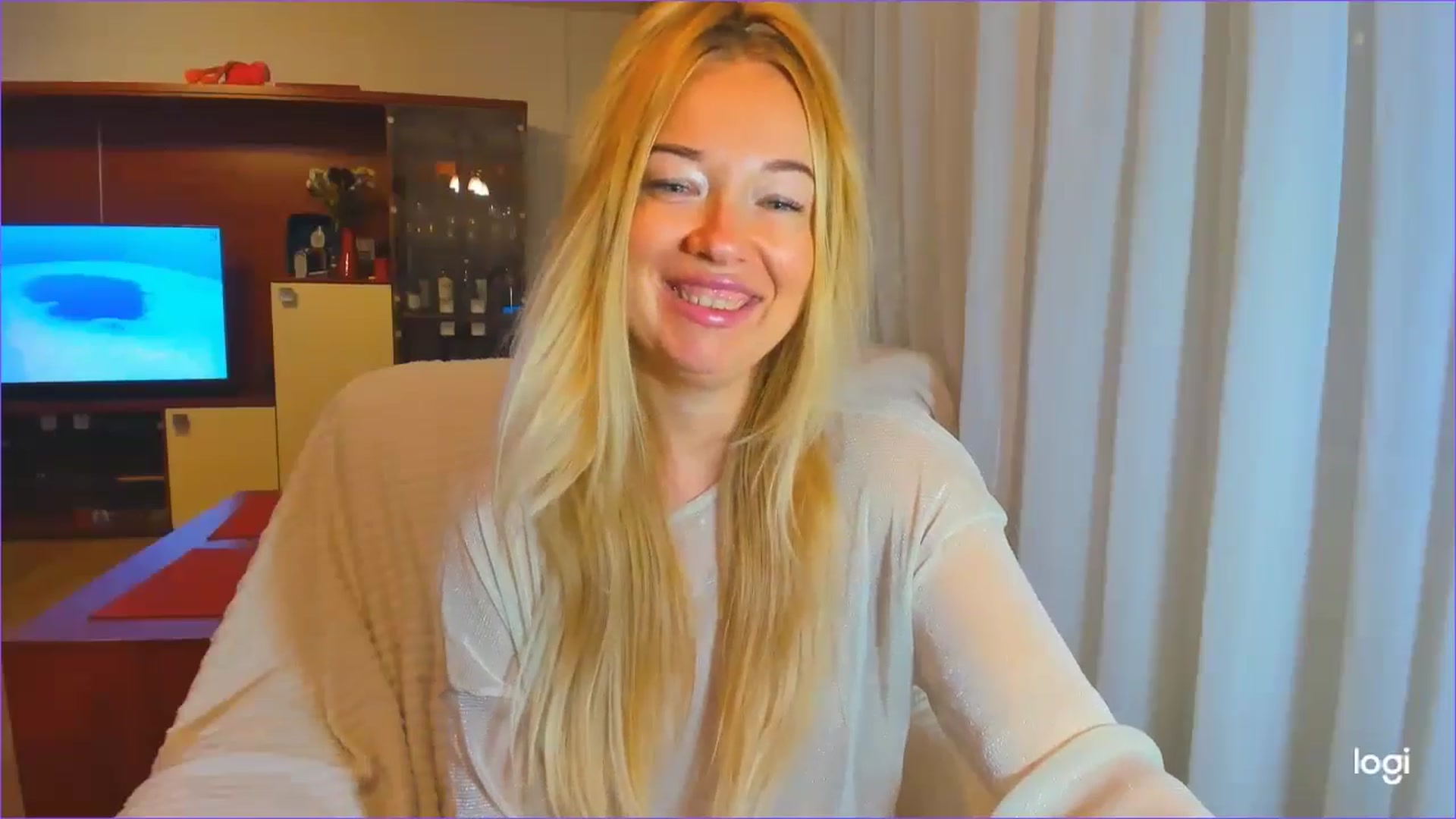 Gallery image thumbnail from FlamingoDream's myfreecams stream on, 10/03/2024, 23:12 image 17 of 20