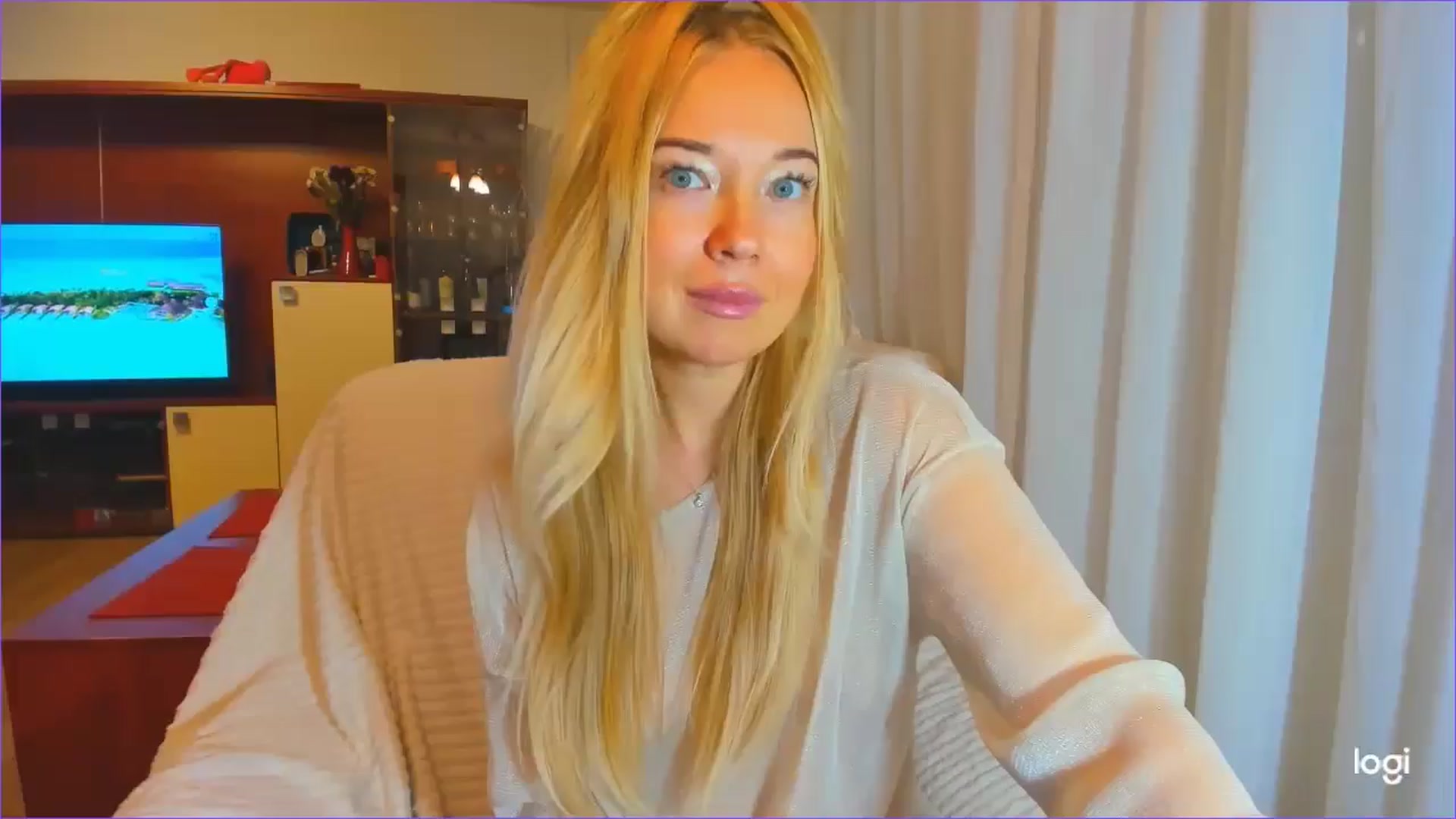 Gallery image thumbnail from FlamingoDream's myfreecams stream on, 10/03/2024, 23:12 image 16 of 20