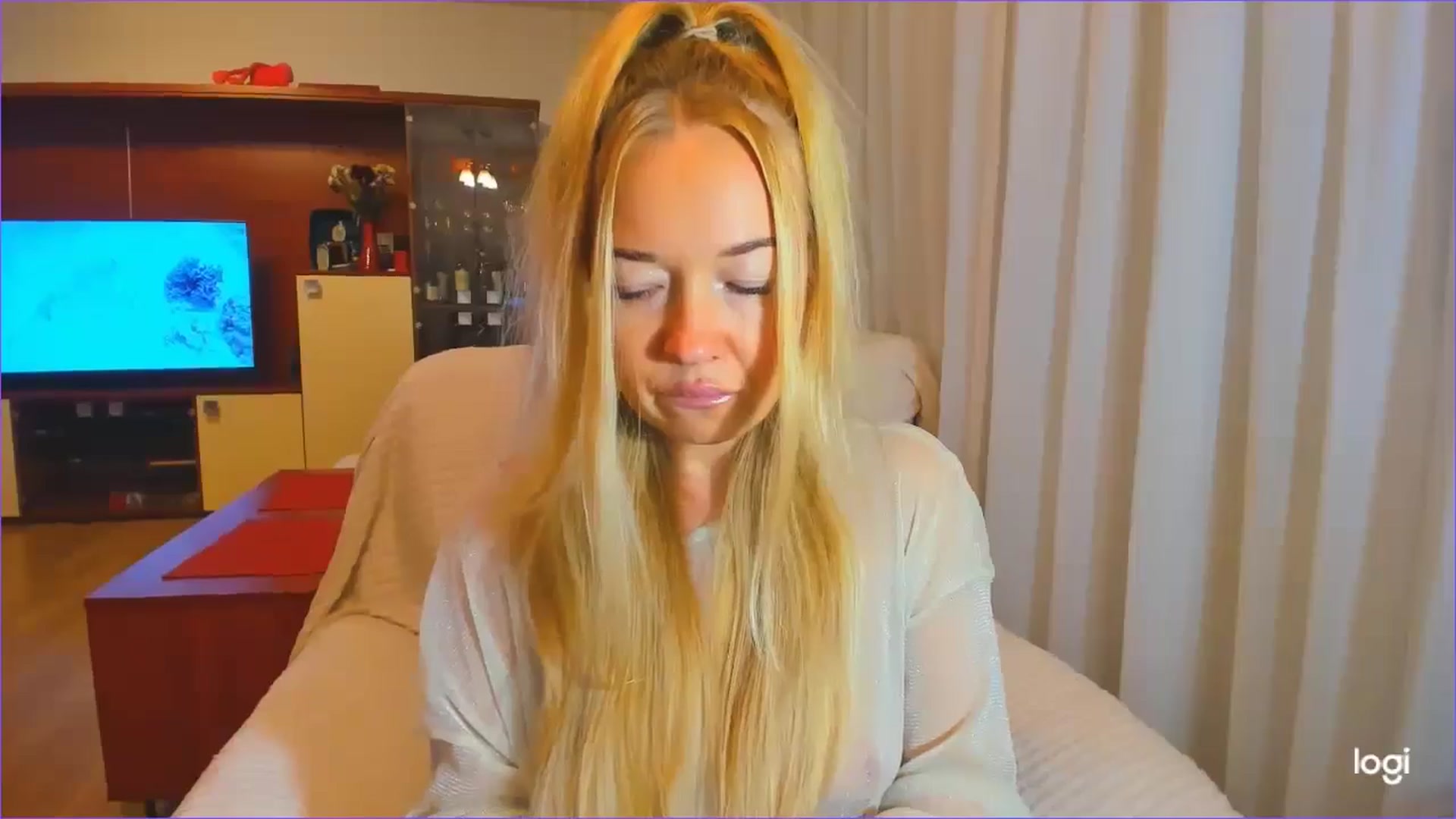 Gallery image thumbnail from FlamingoDream's myfreecams stream on, 10/03/2024, 23:12 image 2 of 20