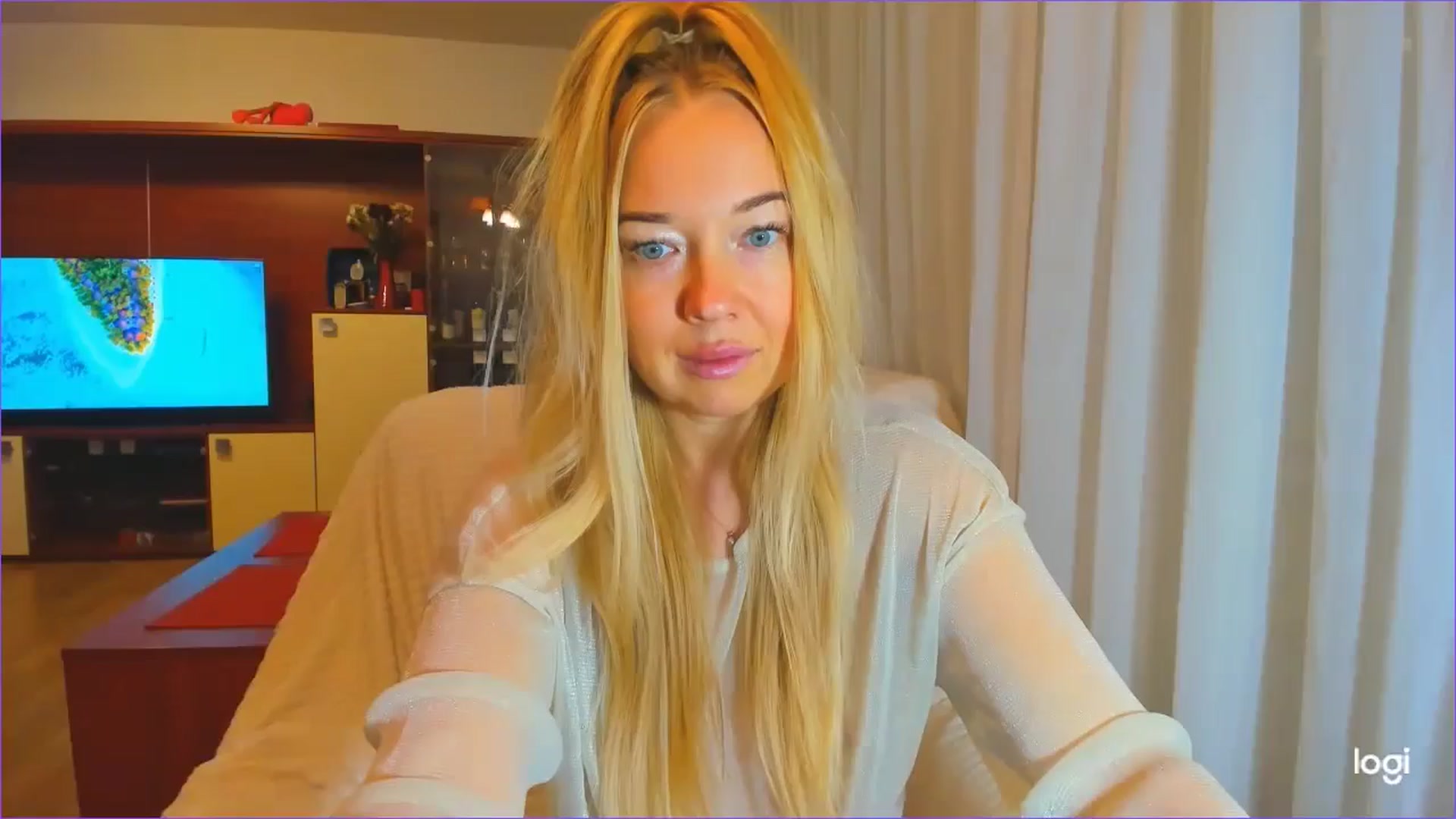 Gallery image thumbnail from FlamingoDream's myfreecams stream on, 10/03/2024, 23:12 image 9 of 20