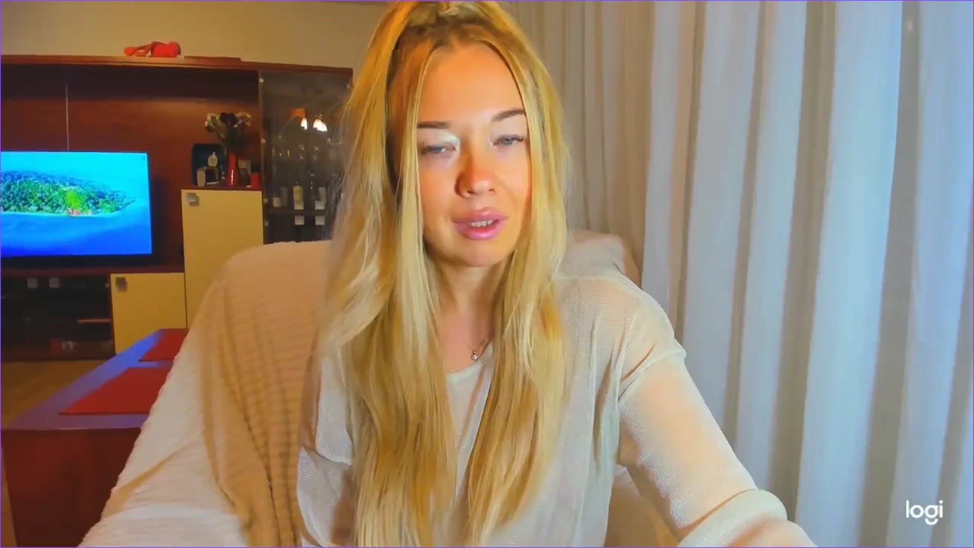 Gallery image thumbnail from FlamingoDream's myfreecams stream on, 10/03/2024, 23:12 image 19 of 20