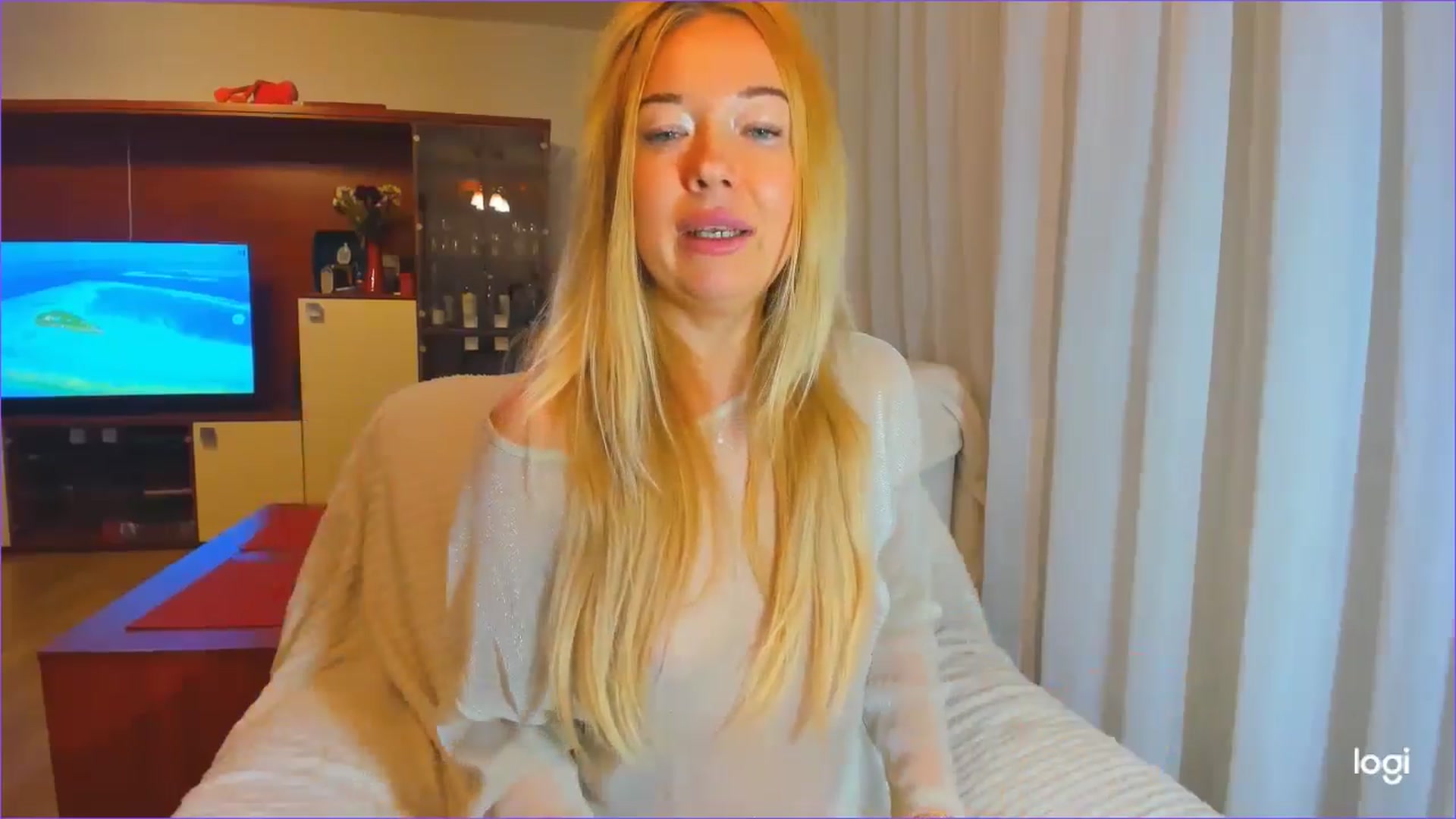 Gallery image thumbnail from FlamingoDream's myfreecams stream on, 10/04/2024, 03:41 image 3 of 20