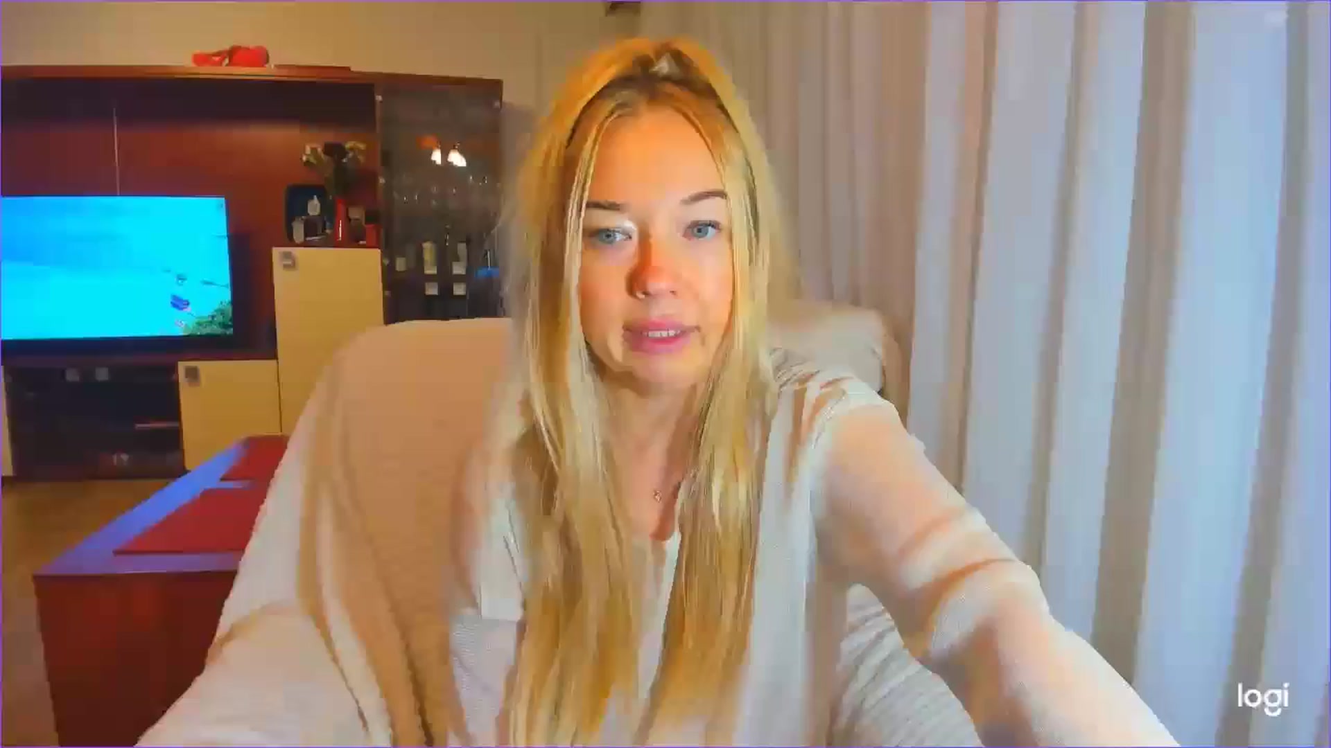 Gallery image thumbnail from FlamingoDream's myfreecams stream on, 10/04/2024, 03:41 image 13 of 20