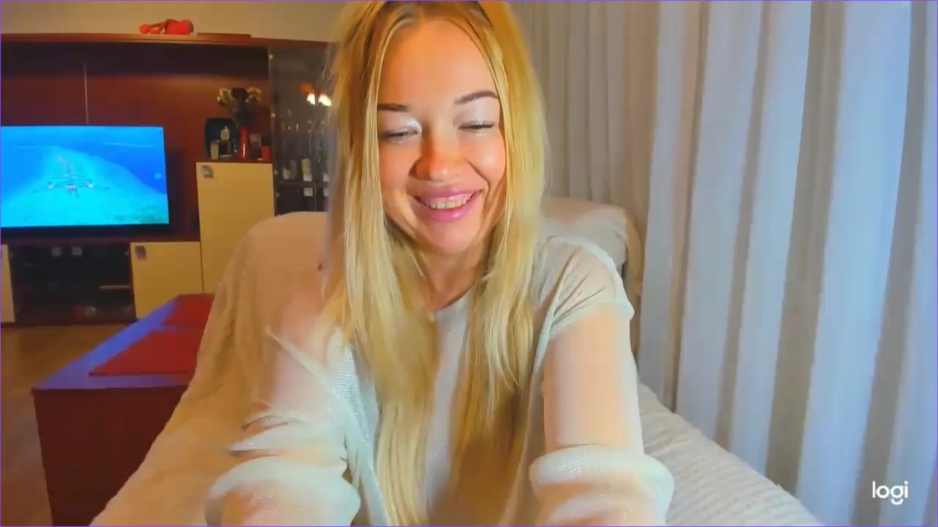 Gallery image thumbnail from FlamingoDream's myfreecams stream on, 10/04/2024, 03:41 image 1 of 20