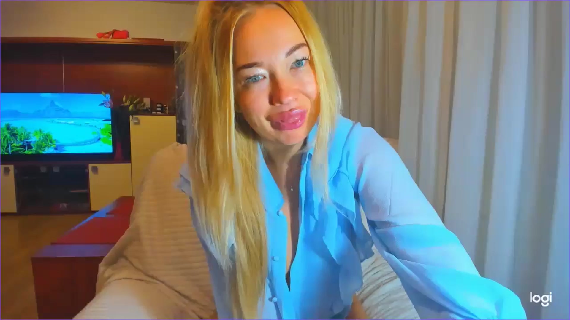 Gallery image thumbnail from FlamingoDream's myfreecams stream on, 10/08/2024, 03:01 image 8 of 20