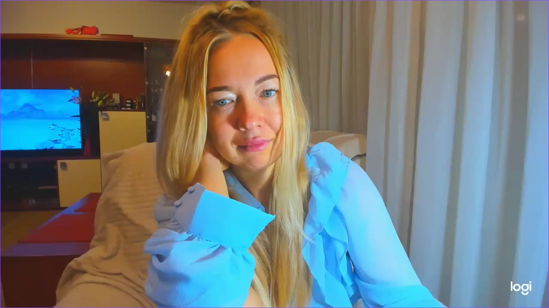 Gallery image thumbnail from FlamingoDream's myfreecams stream on, 10/08/2024, 03:01 image 16 of 20