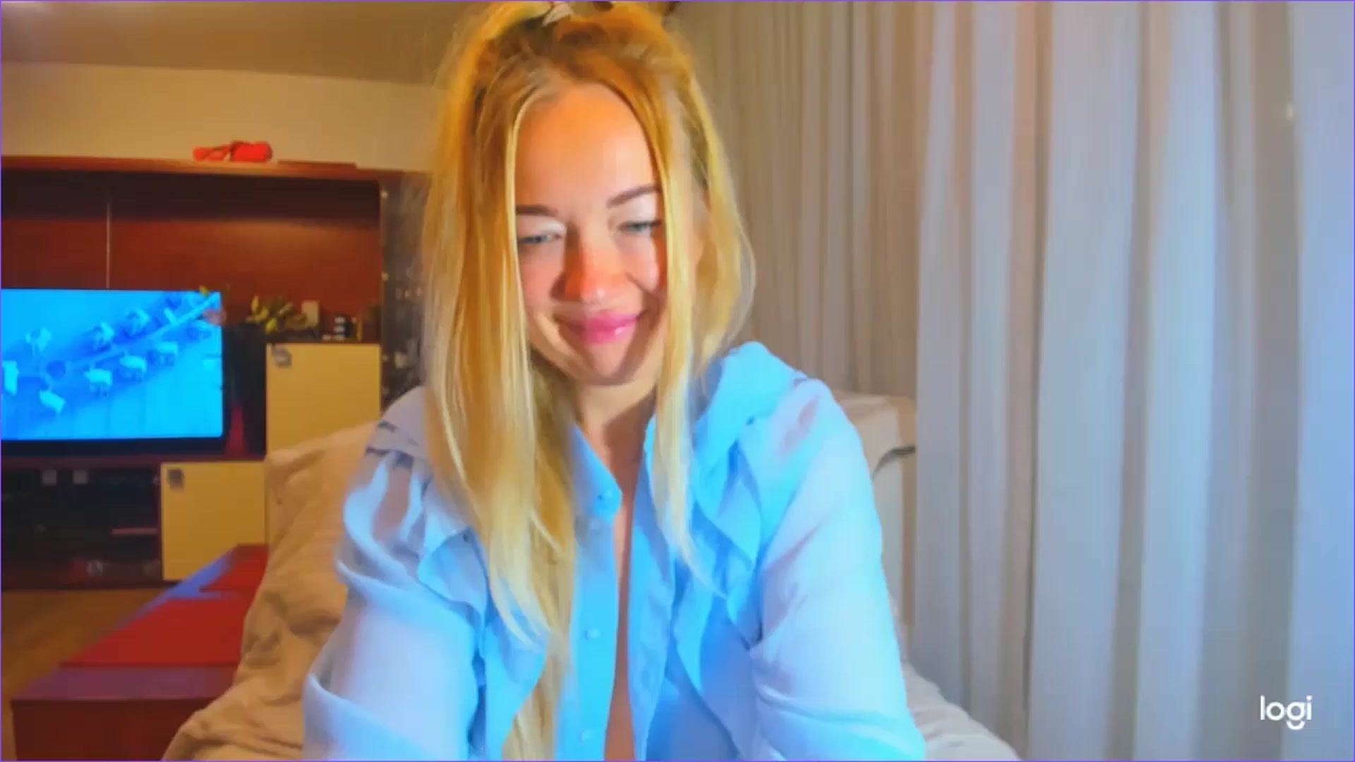 Gallery image thumbnail from FlamingoDream's myfreecams stream on, 10/08/2024, 04:09 image 4 of 20