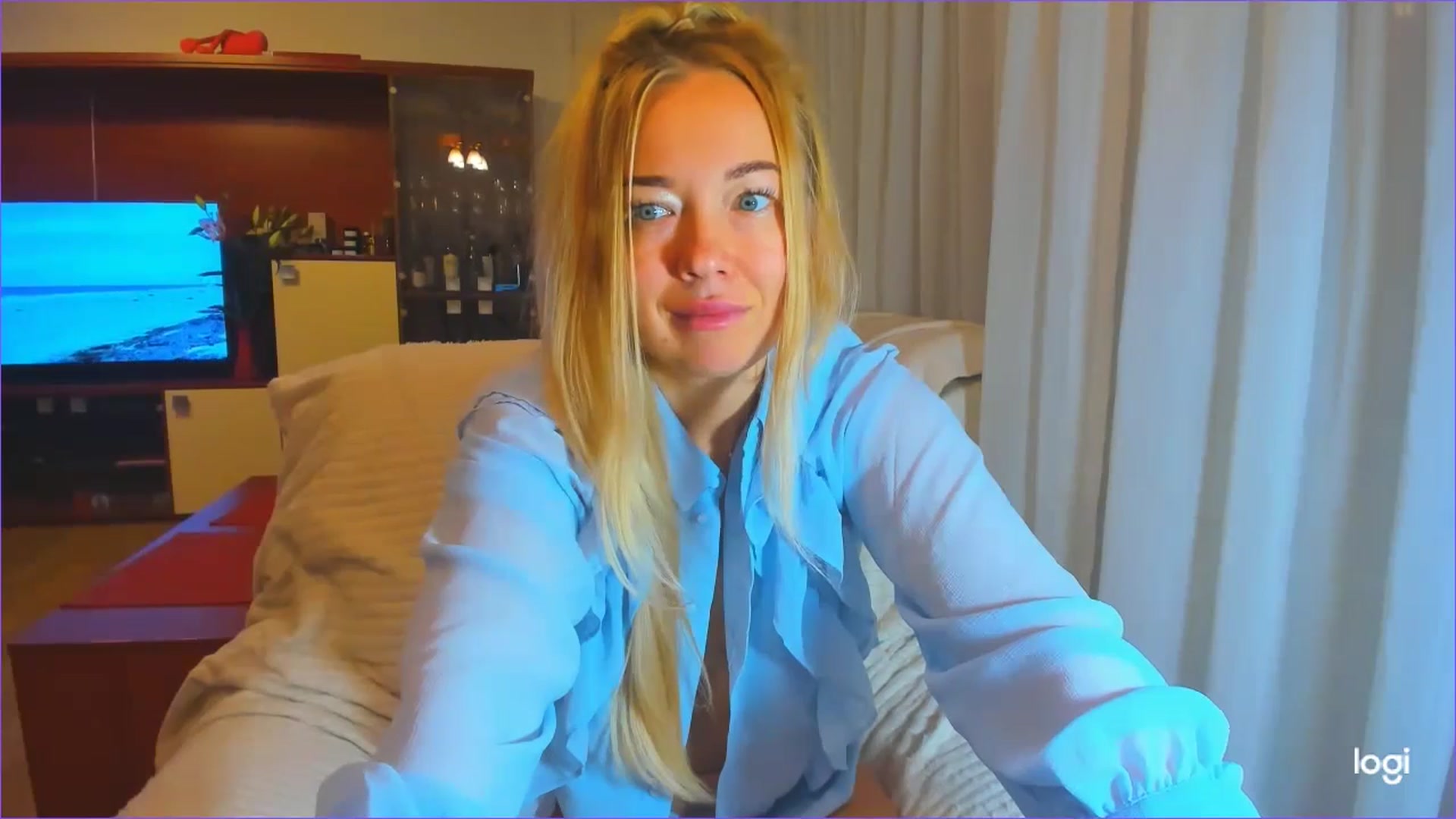 Gallery image thumbnail from FlamingoDream's myfreecams stream on, 10/08/2024, 04:09 image 3 of 20