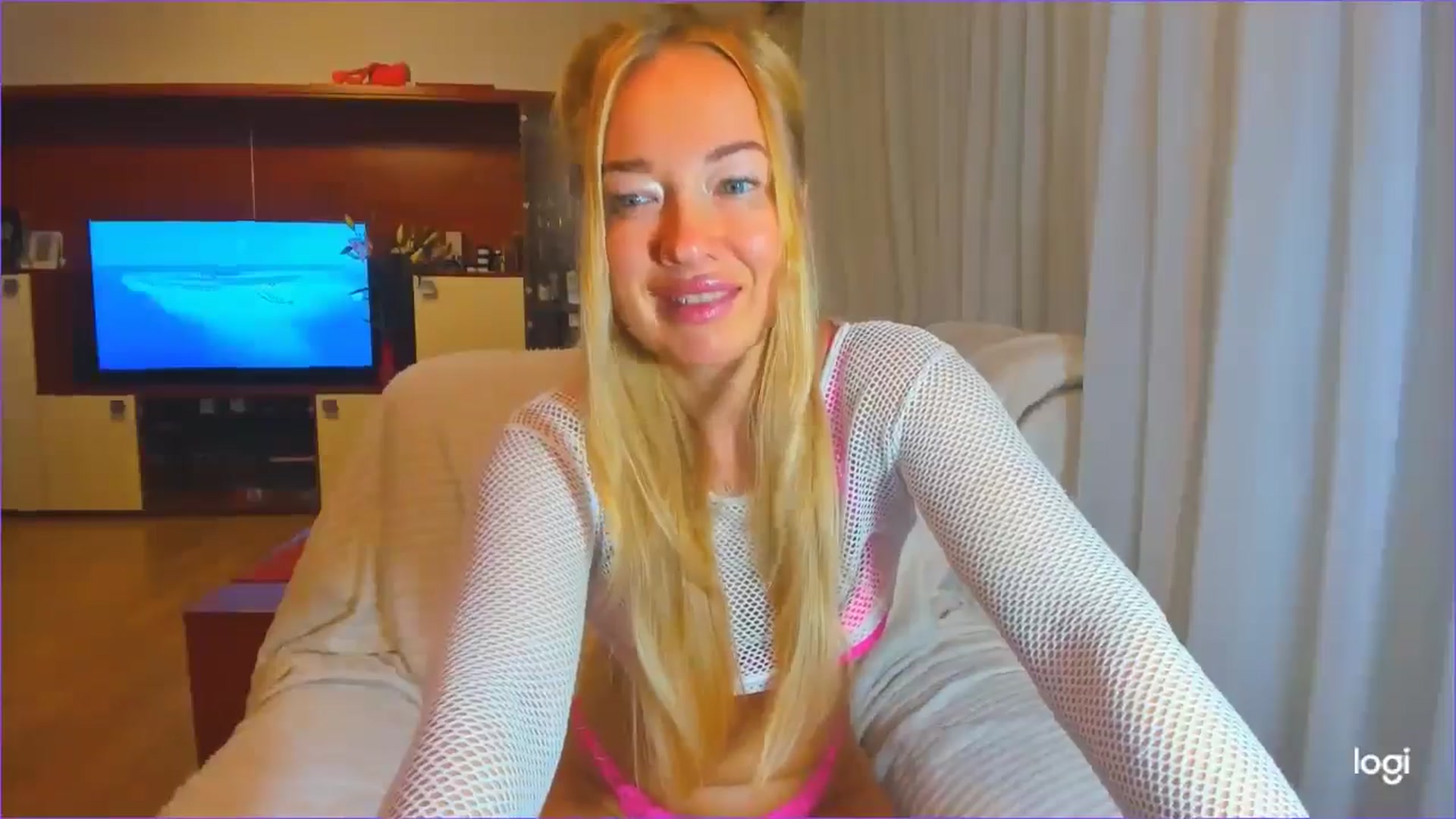 Gallery image thumbnail from FlamingoDream's myfreecams stream on, 10/08/2024, 23:22 image 20 of 20