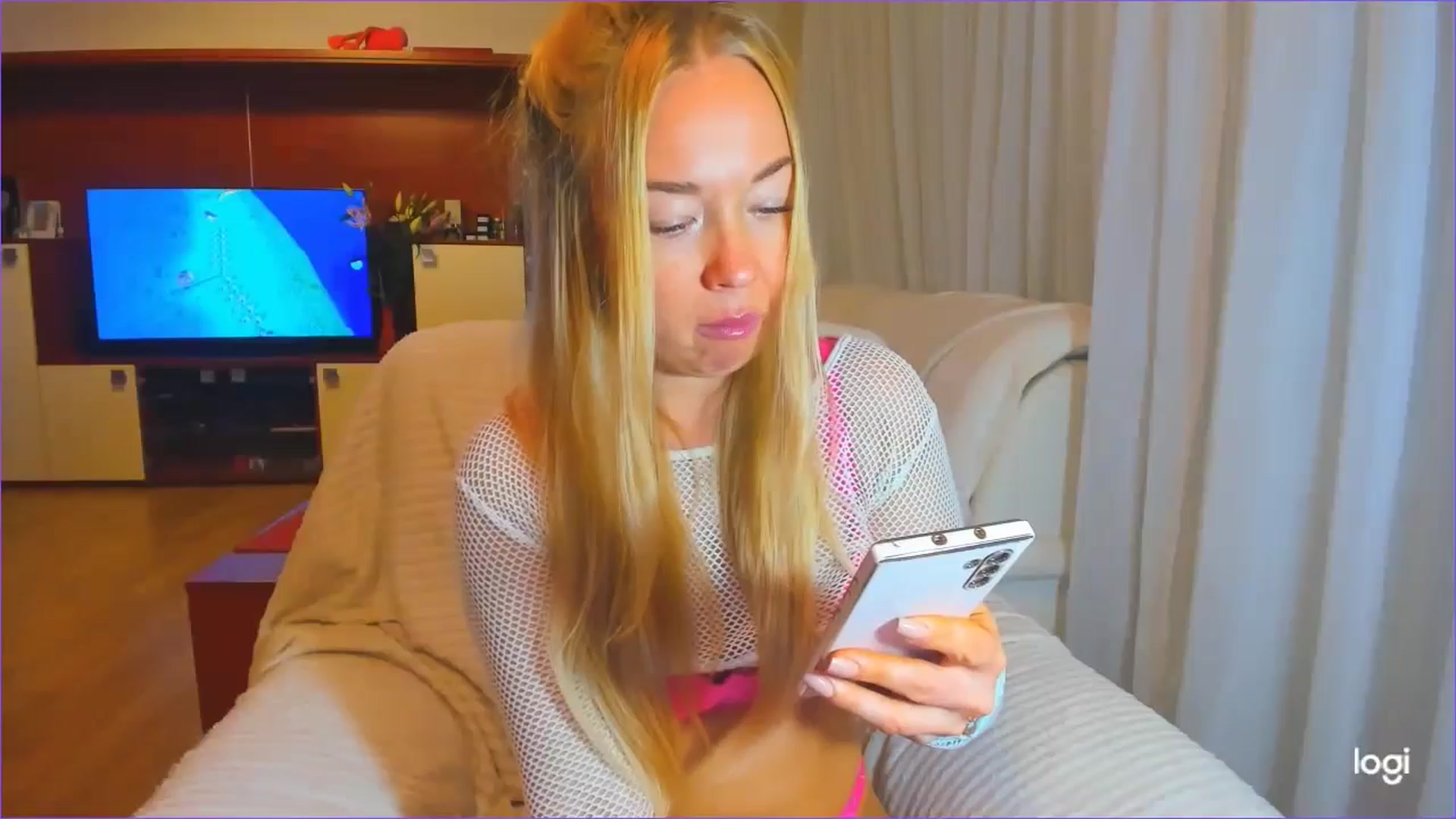 Gallery image thumbnail from FlamingoDream's myfreecams stream on, 10/08/2024, 23:41 image 18 of 20