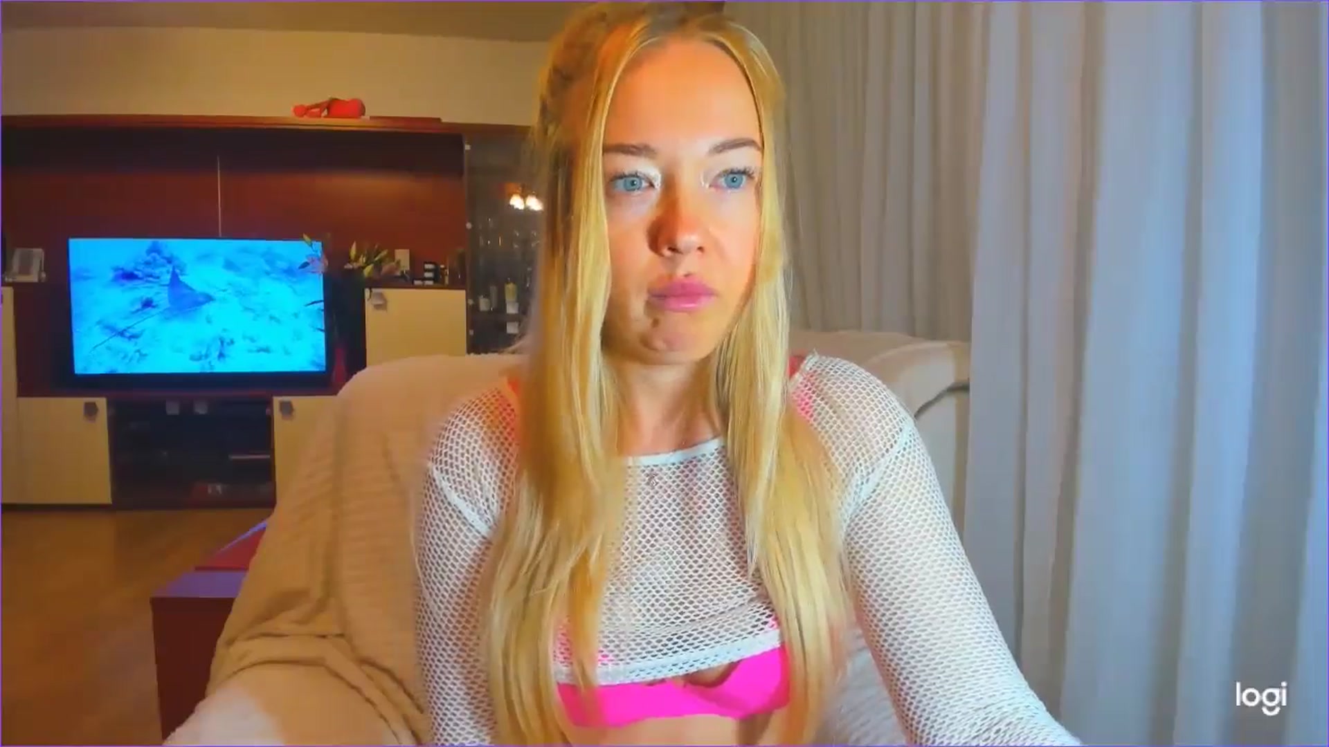 Gallery image thumbnail from FlamingoDream's myfreecams stream on, 10/09/2024, 24:29 image 11 of 20