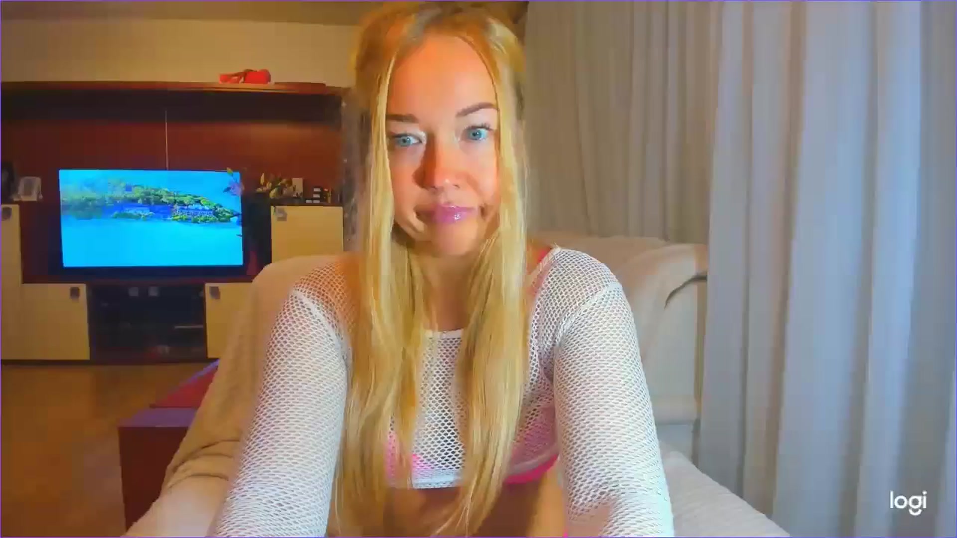 Gallery image thumbnail from FlamingoDream's myfreecams stream on, 10/09/2024, 24:29 image 14 of 20