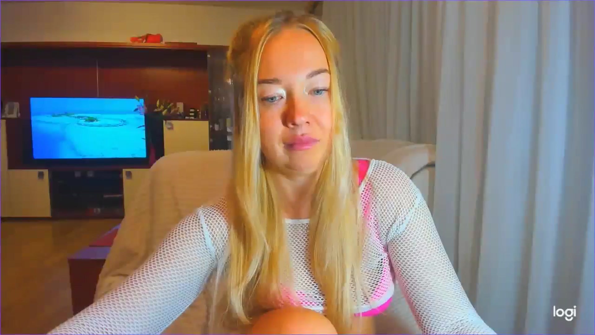 Gallery image thumbnail from FlamingoDream's myfreecams stream on, 10/09/2024, 24:29 image 4 of 20