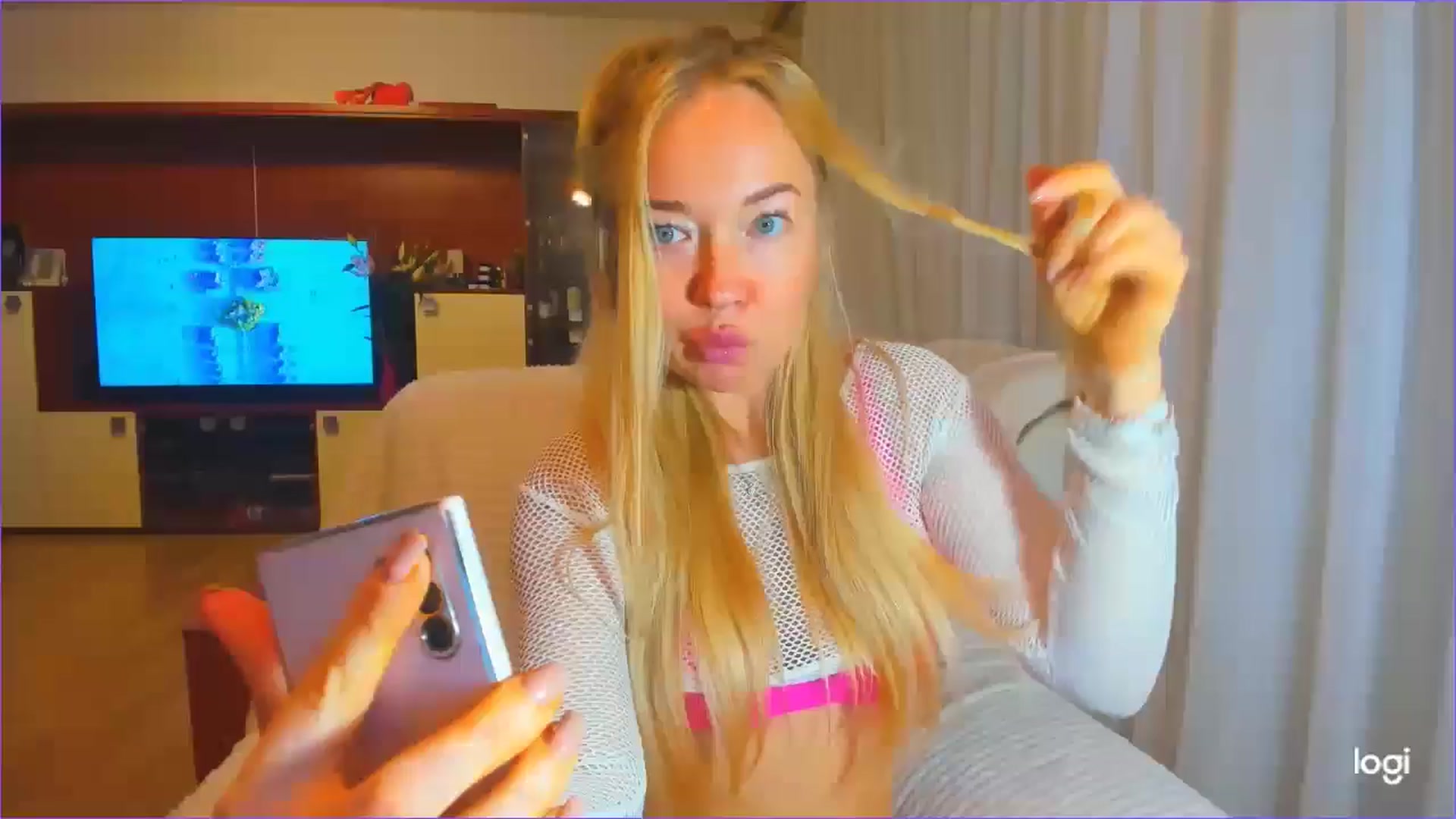 Gallery image thumbnail from FlamingoDream's myfreecams stream on, 10/09/2024, 24:29 image 1 of 20