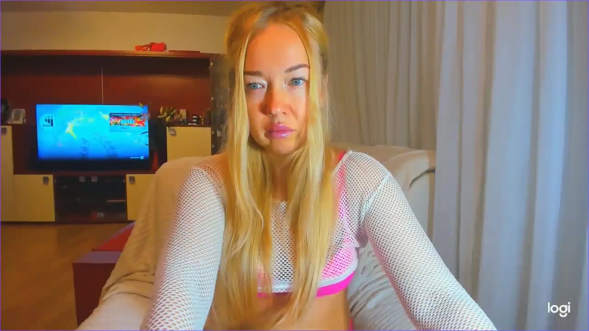 Gallery image thumbnail from FlamingoDream's myfreecams stream on, 10/09/2024, 24:29 image 15 of 20