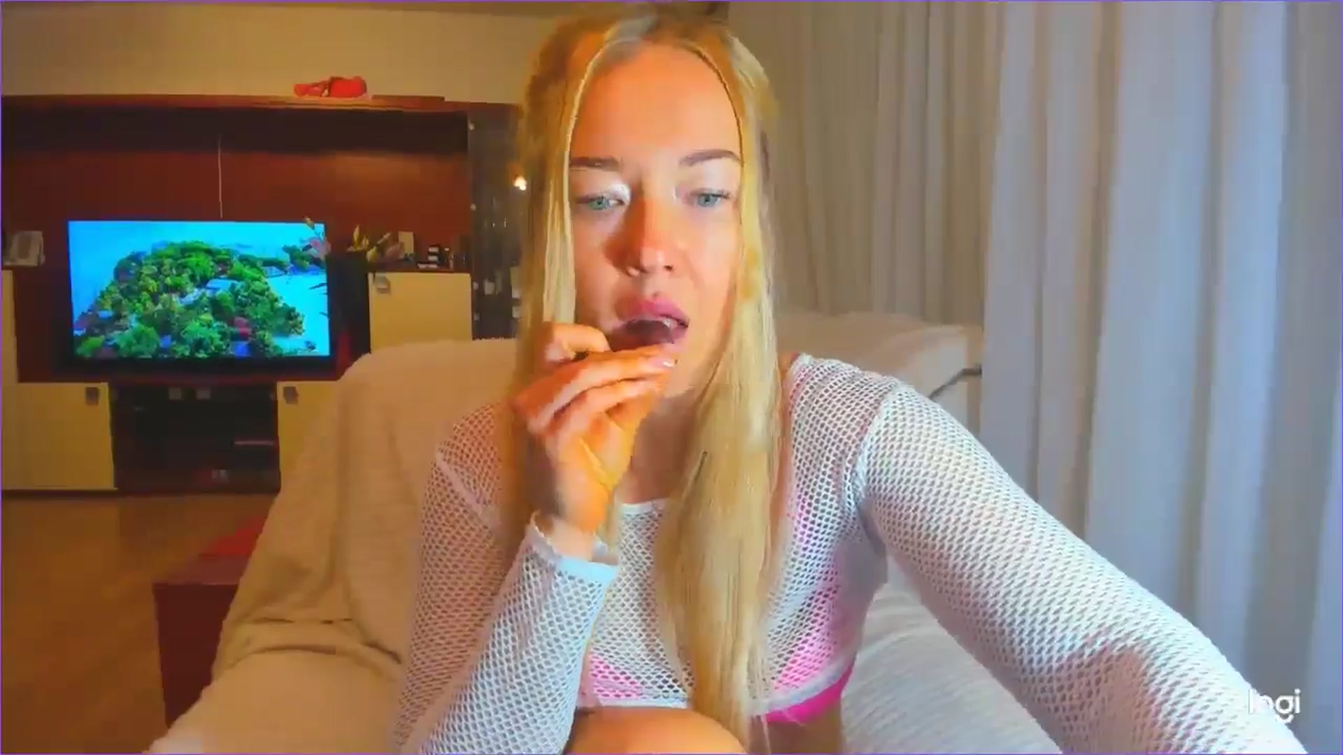 Gallery image thumbnail from FlamingoDream's myfreecams stream on, 10/09/2024, 24:29 image 5 of 20