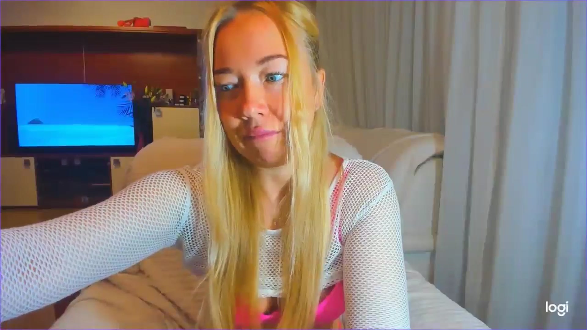 Gallery image thumbnail from FlamingoDream's myfreecams stream on, 10/09/2024, 03:10 image 16 of 20
