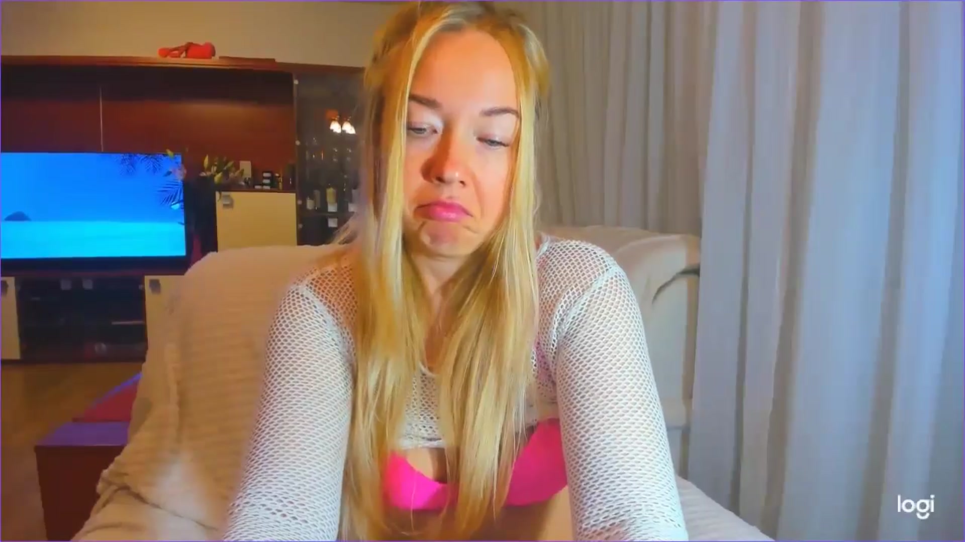 Gallery image thumbnail from FlamingoDream's myfreecams stream on, 10/09/2024, 03:10 image 13 of 20