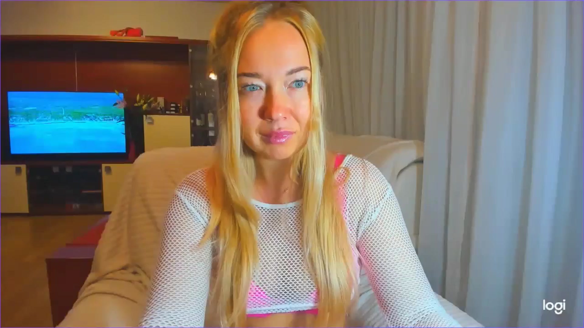 Gallery image thumbnail from FlamingoDream's myfreecams stream on, 10/09/2024, 03:10 image 1 of 20
