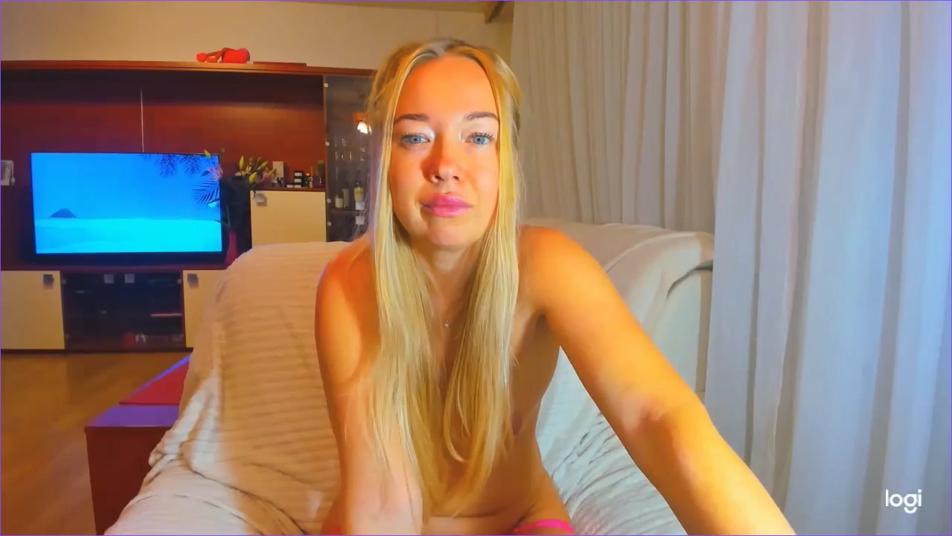 Gallery image thumbnail from FlamingoDream's myfreecams stream on, 10/09/2024, 03:10 image 9 of 20