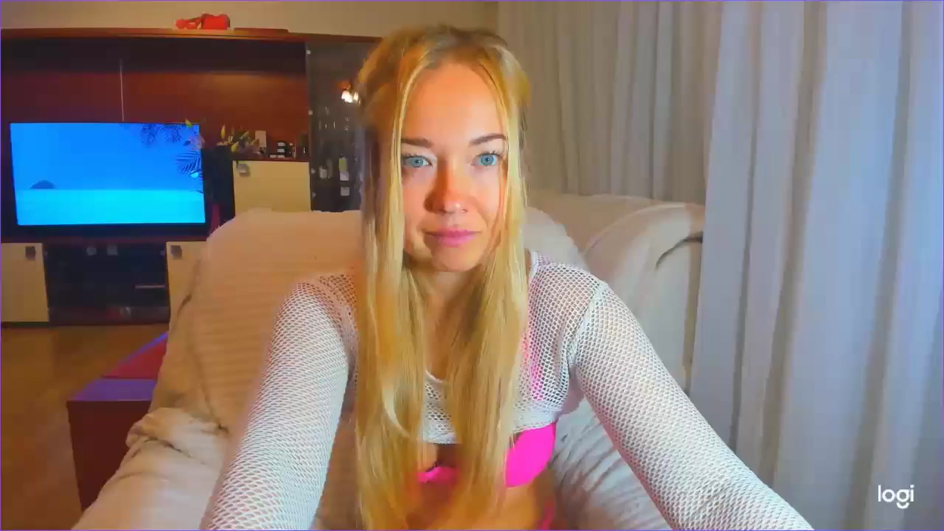Gallery image thumbnail from FlamingoDream's myfreecams stream on, 10/09/2024, 03:10 image 15 of 20