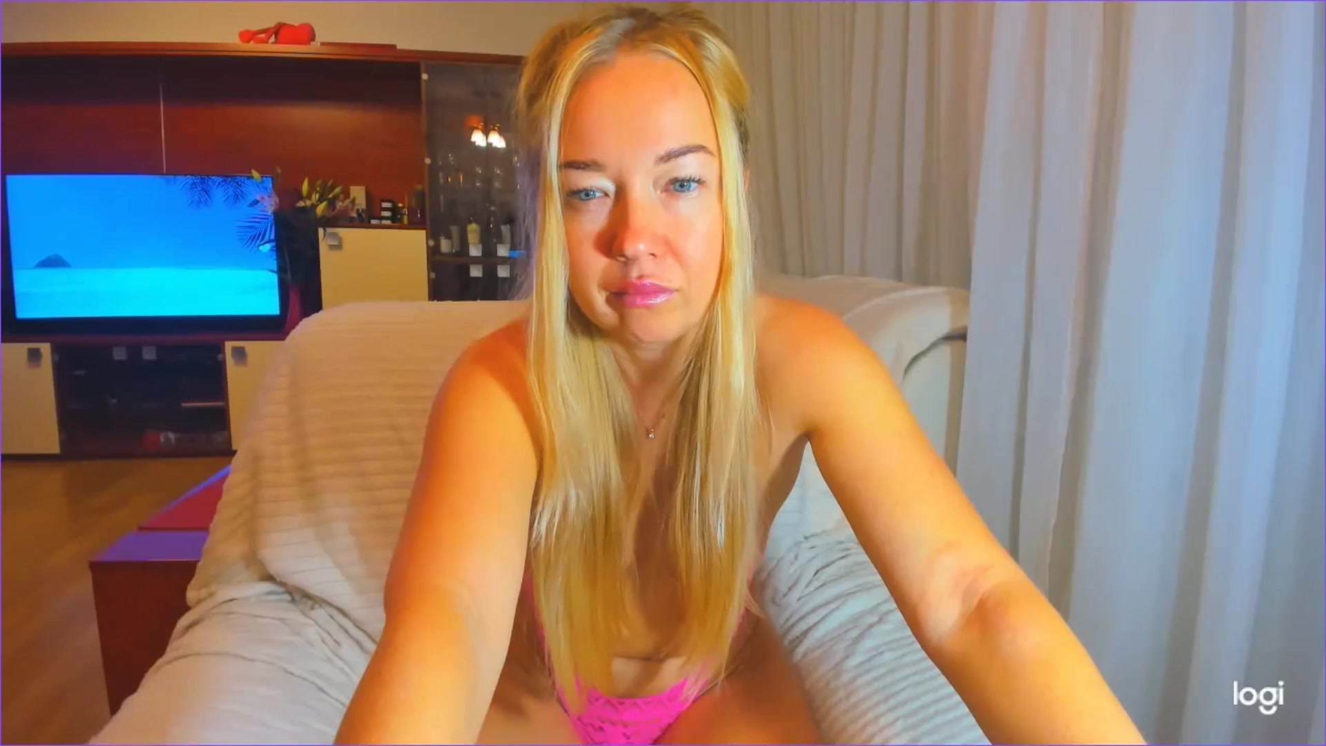Gallery image thumbnail from FlamingoDream's myfreecams stream on, 10/09/2024, 03:10 image 7 of 20