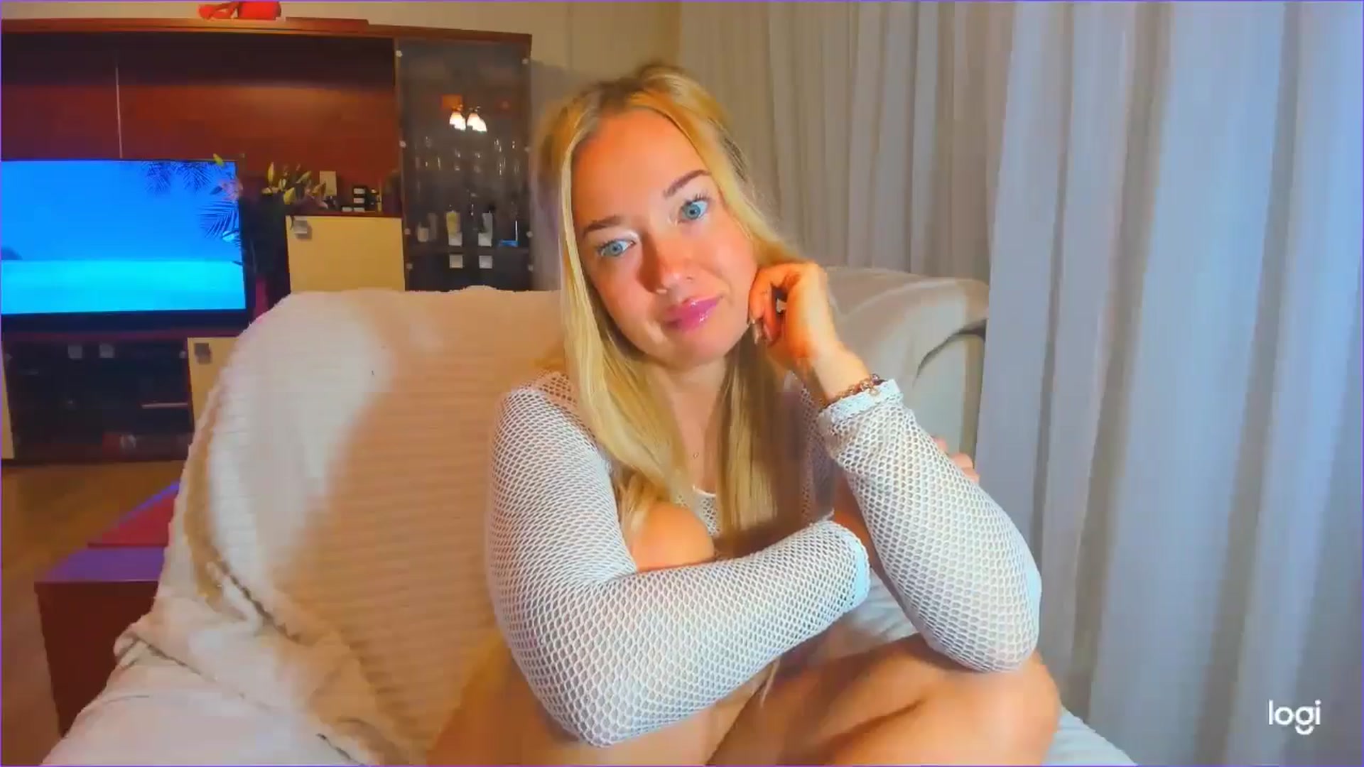 Gallery image thumbnail from FlamingoDream's myfreecams stream on, 10/09/2024, 03:56 image 2 of 20