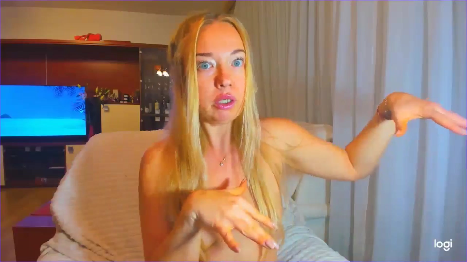 Gallery image thumbnail from FlamingoDream's myfreecams stream on, 10/09/2024, 03:56 image 5 of 20