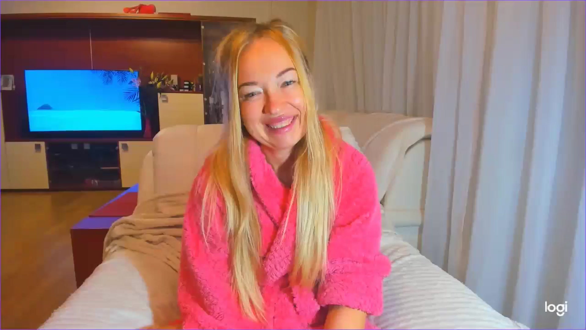 Gallery image thumbnail from FlamingoDream's myfreecams stream on, 10/09/2024, 03:56 image 20 of 20