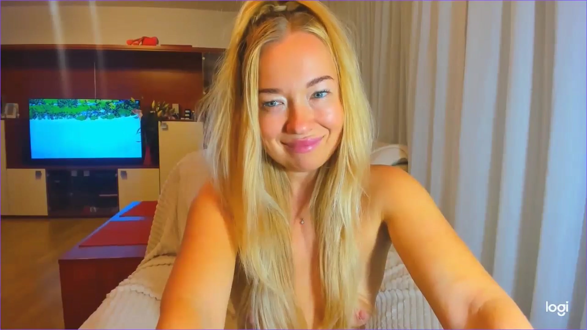 Gallery image thumbnail from FlamingoDream's myfreecams stream on, 10/09/2024, 21:53 image 16 of 20