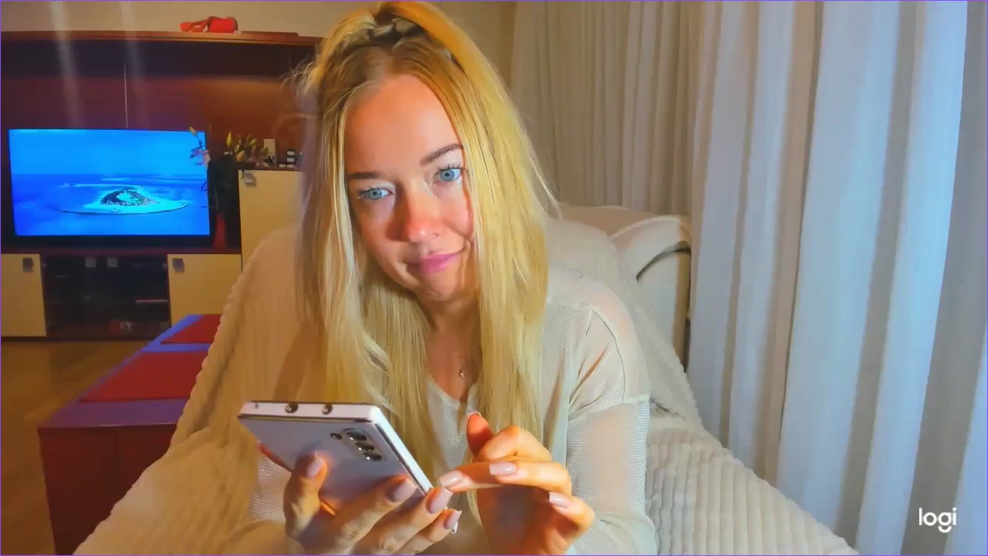 Gallery image thumbnail from FlamingoDream's myfreecams stream on, 10/09/2024, 22:56 image 4 of 20
